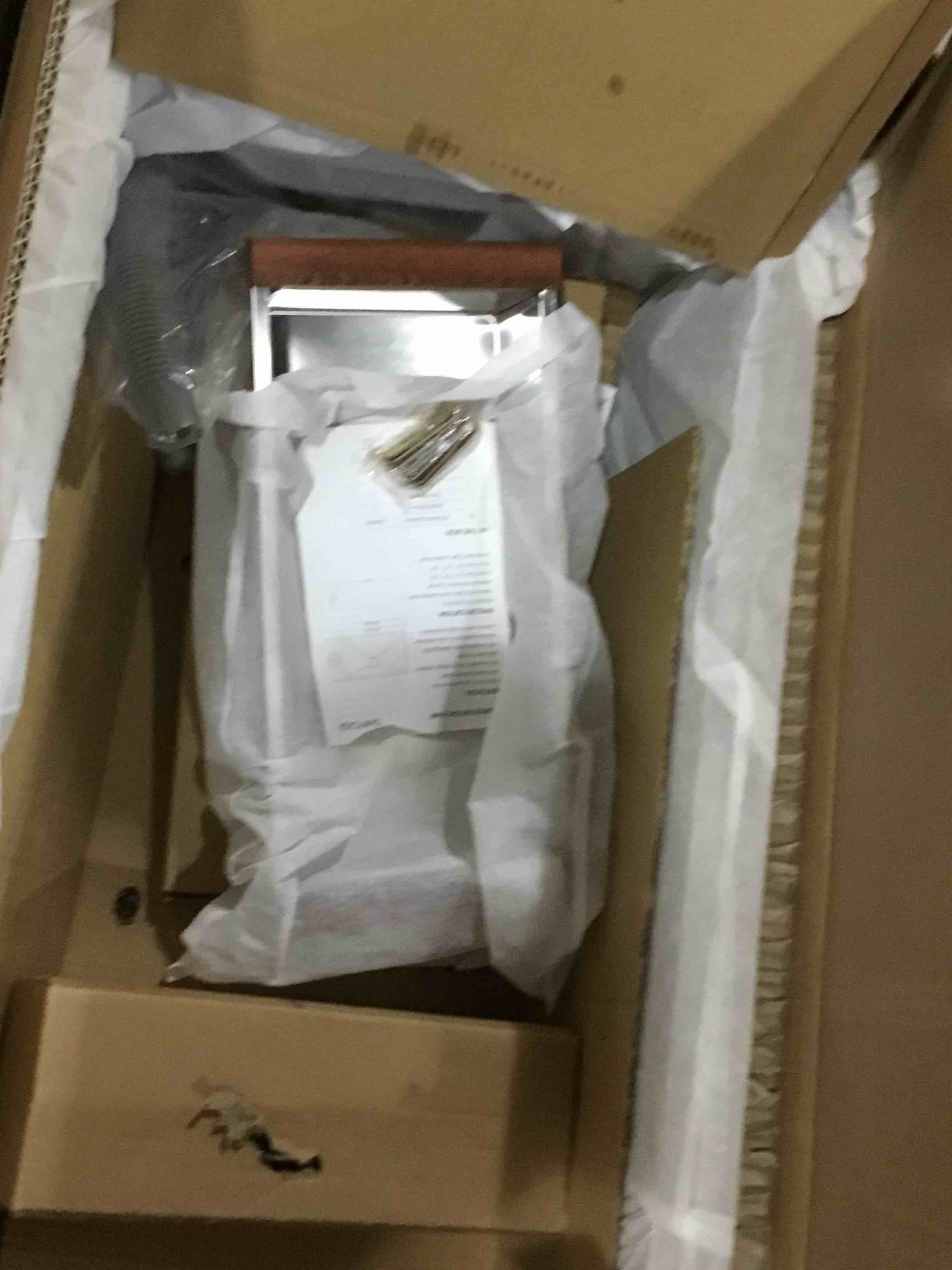 https://s3.amazonaws.com/lotting-images-prod/bidfta/RED6832158_1730837430166.jpeg