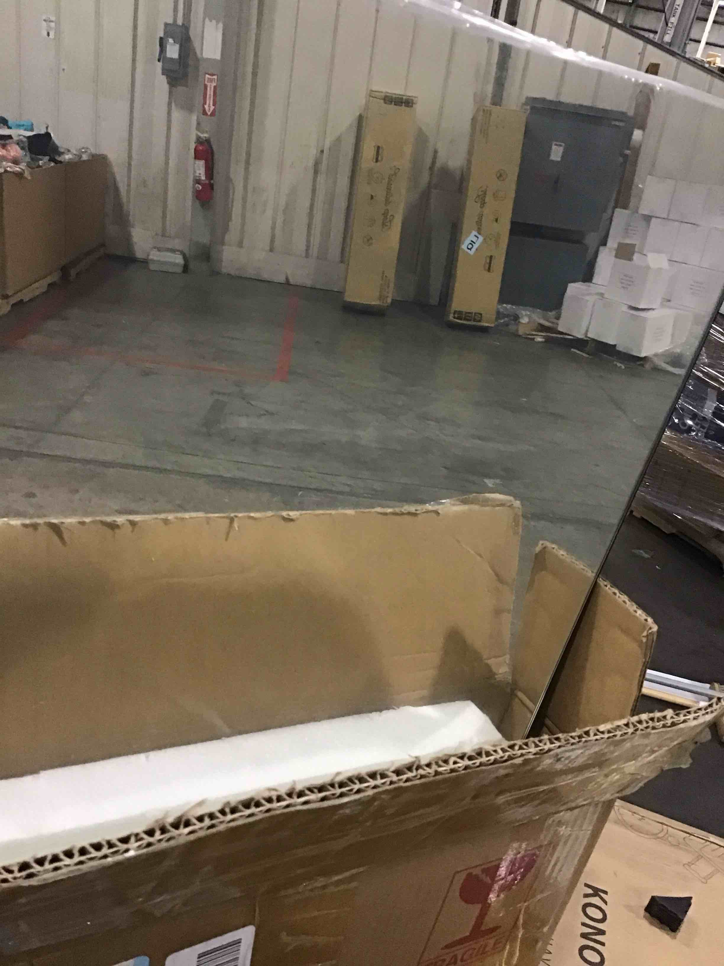 https://s3.amazonaws.com/lotting-images-prod/bidfta/RED6832509_1731096164562.jpeg