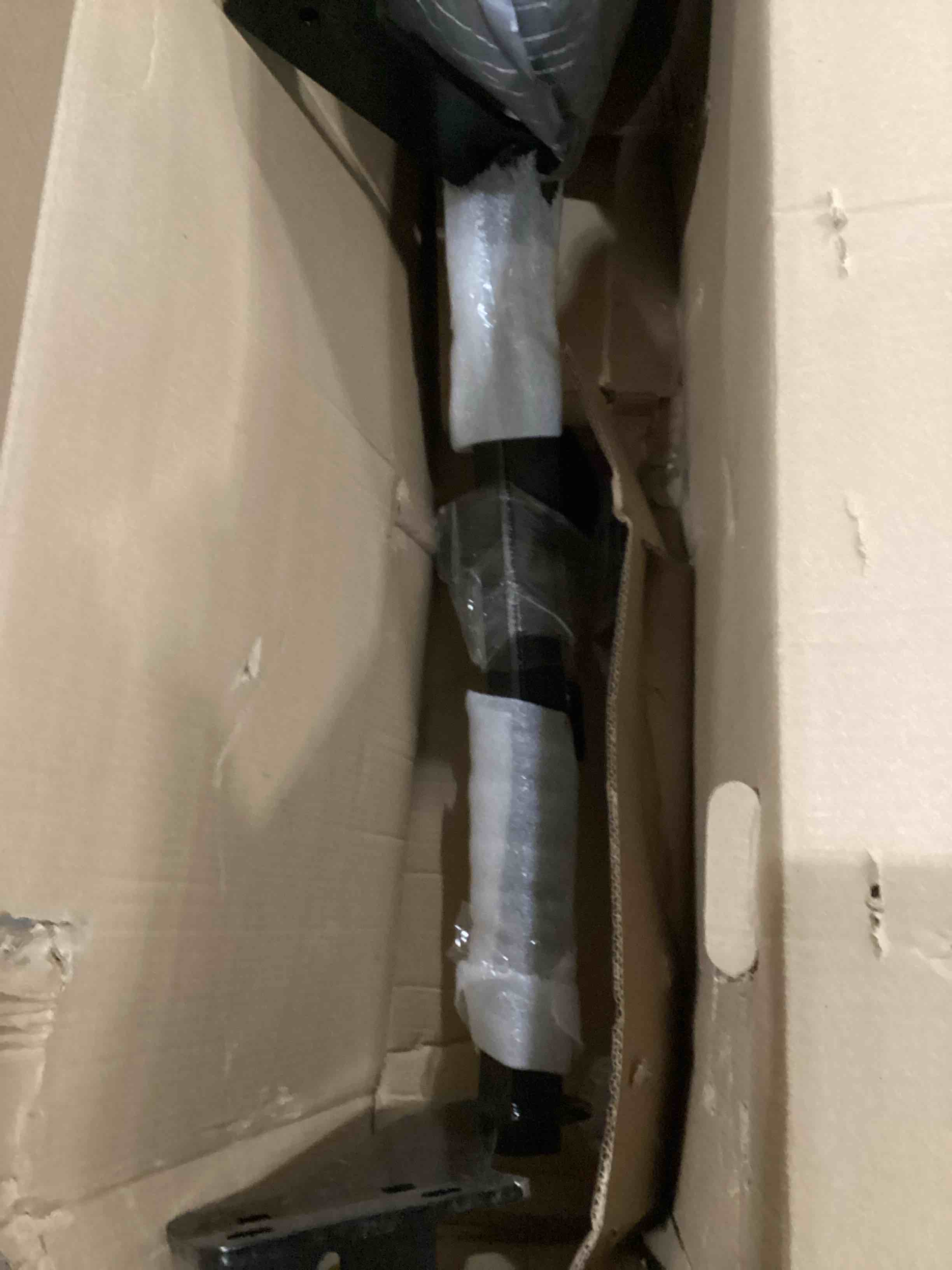 https://s3.amazonaws.com/lotting-images-prod/bidfta/RED6832955_1730459350836.jpeg
