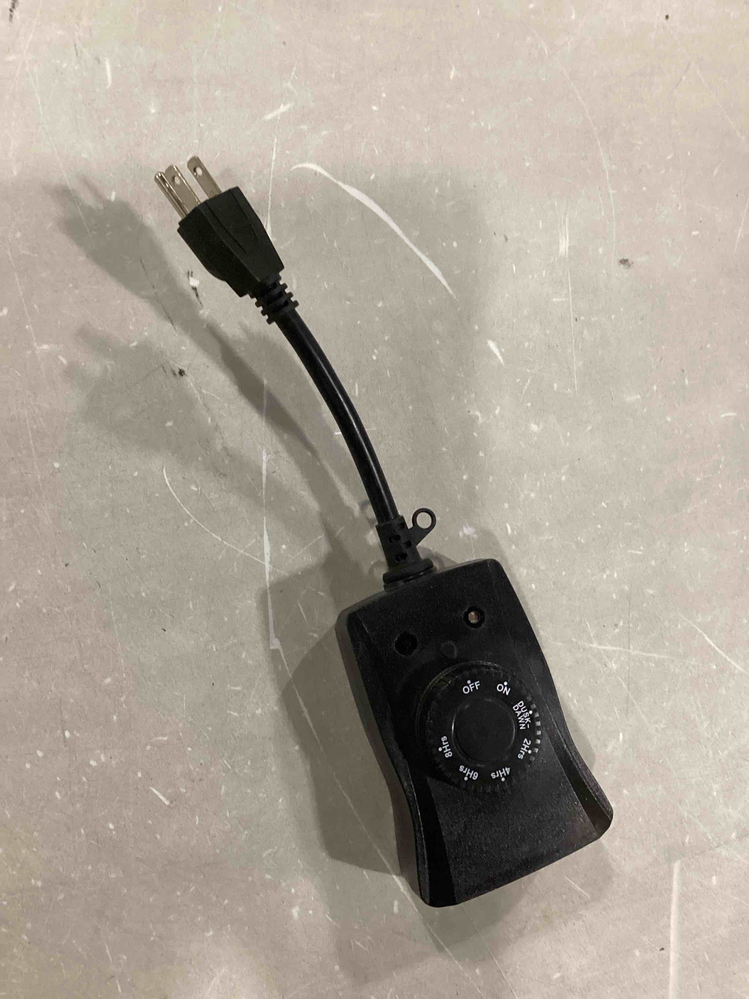 https://s3.amazonaws.com/lotting-images-prod/bidfta/RED6833036_1730487538165.jpeg