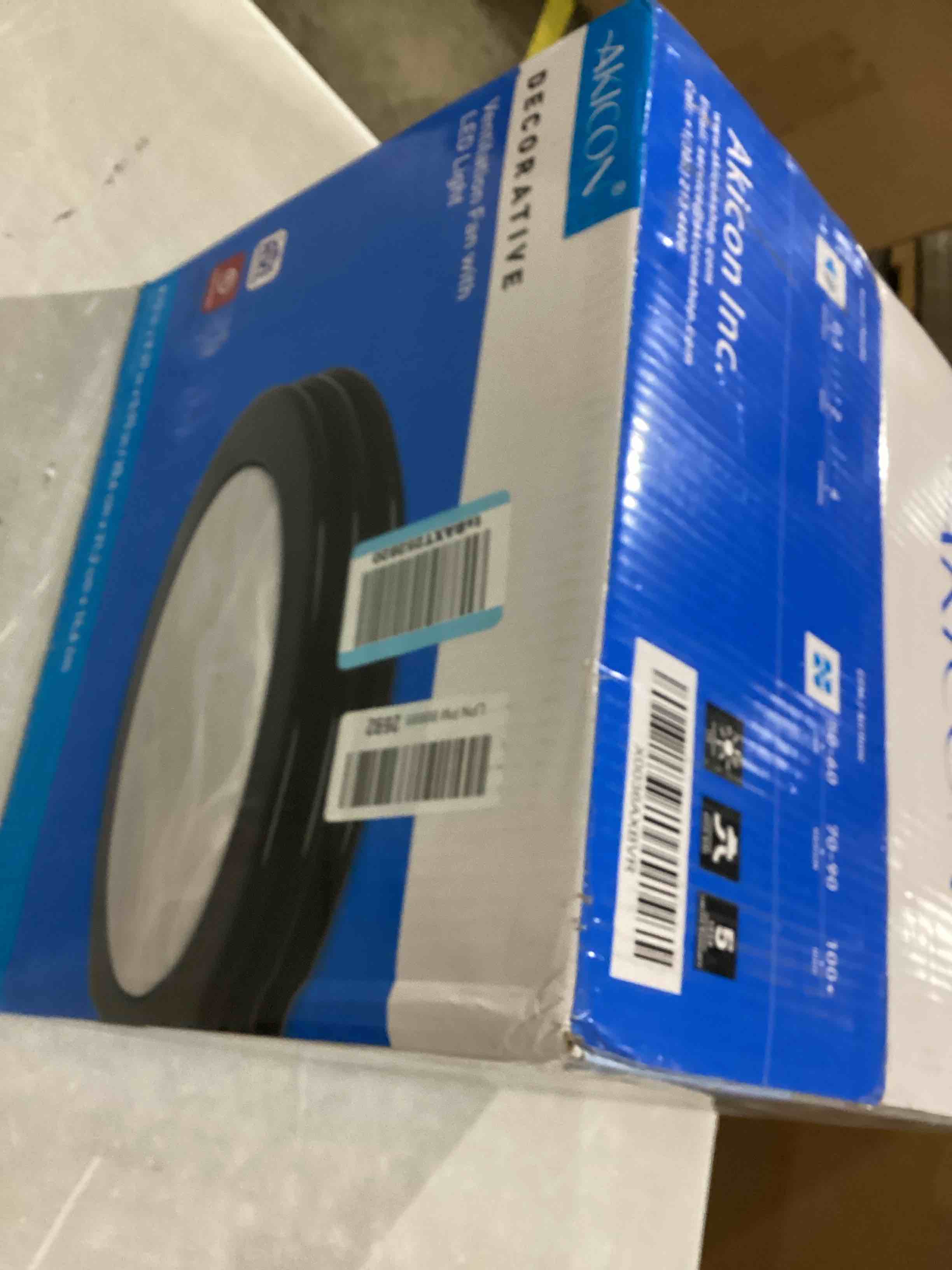 https://s3.amazonaws.com/lotting-images-prod/bidfta/RED6833213_1730738842996.jpeg