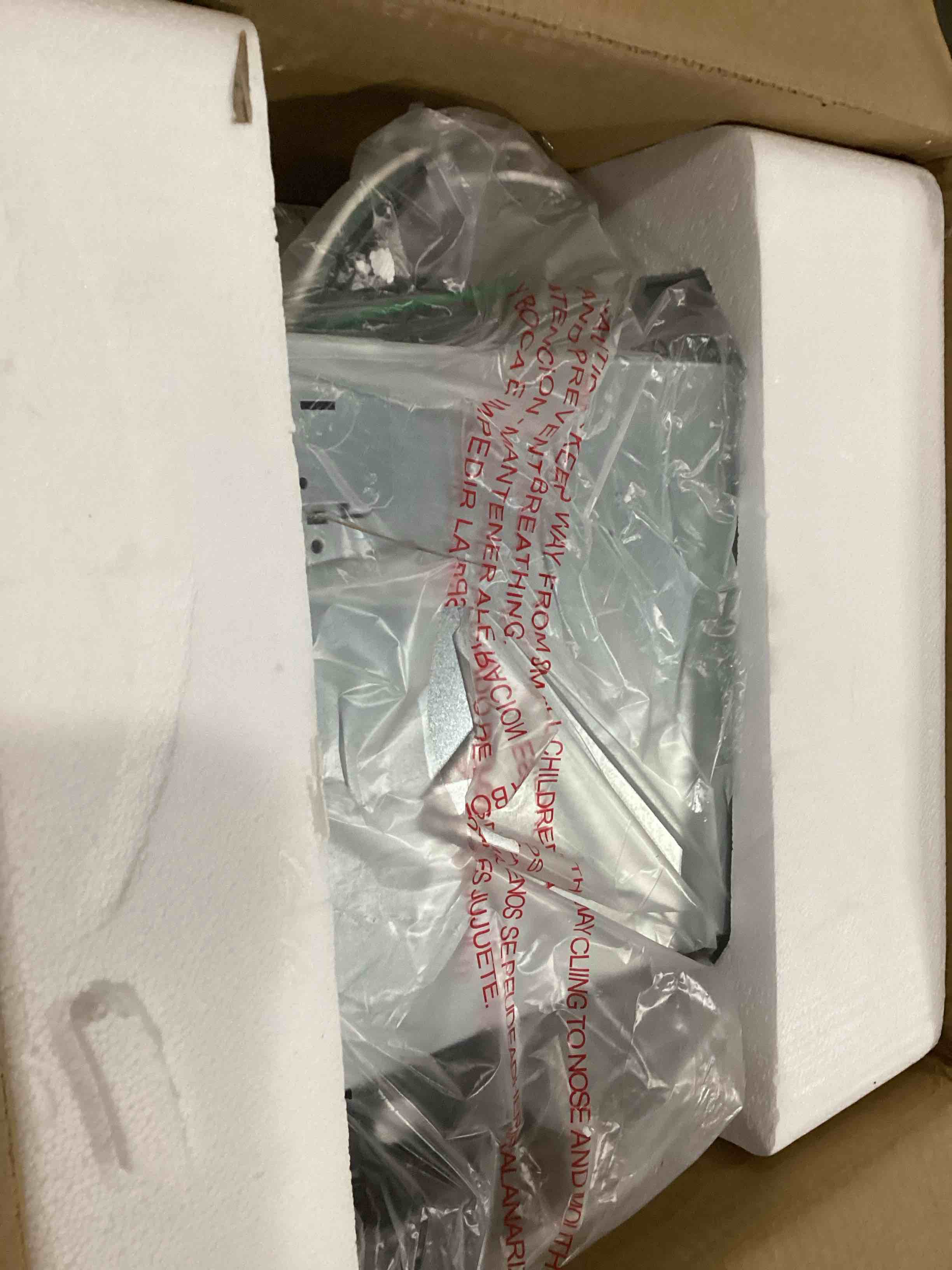 https://s3.amazonaws.com/lotting-images-prod/bidfta/RED6833213_1730738863103.jpeg