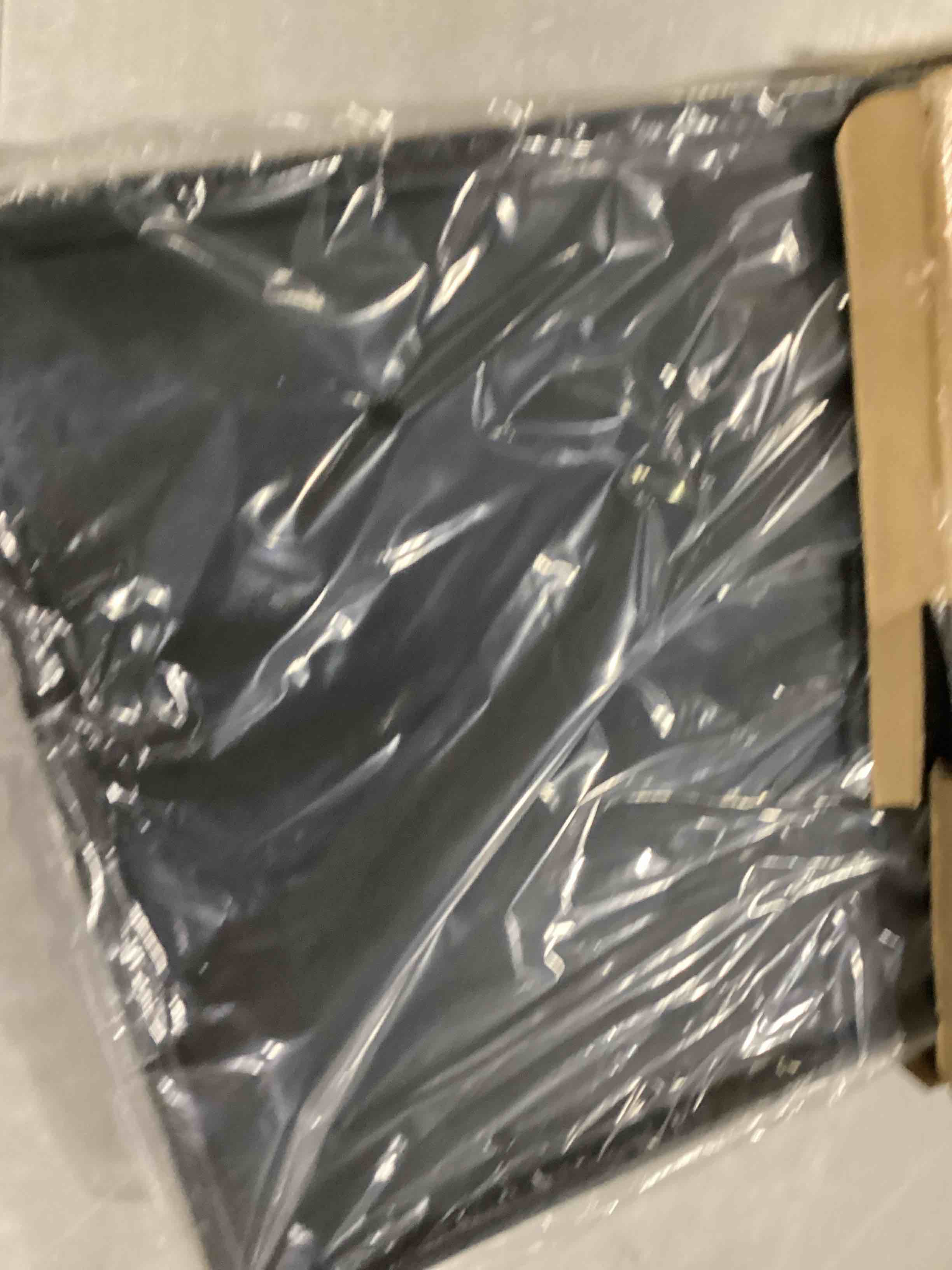 https://s3.amazonaws.com/lotting-images-prod/bidfta/RED6833469_1730908021002.jpeg