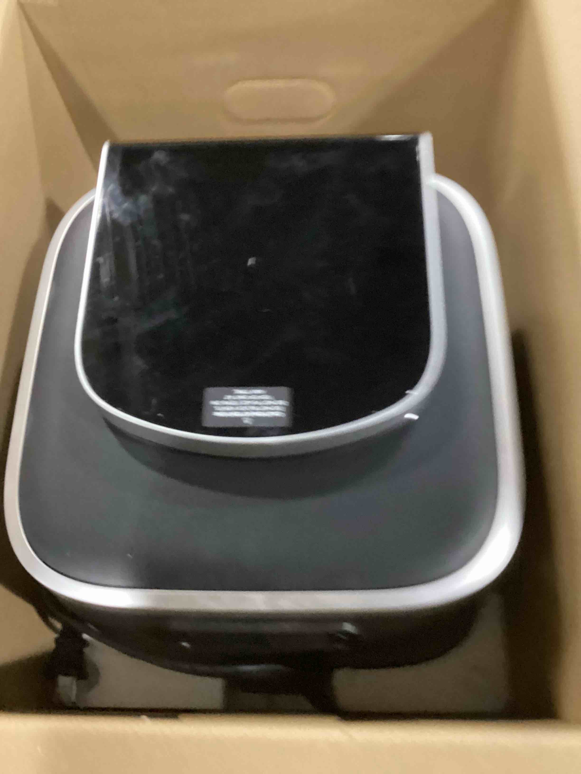 https://s3.amazonaws.com/lotting-images-prod/bidfta/RED6833487_1730909859604.jpeg