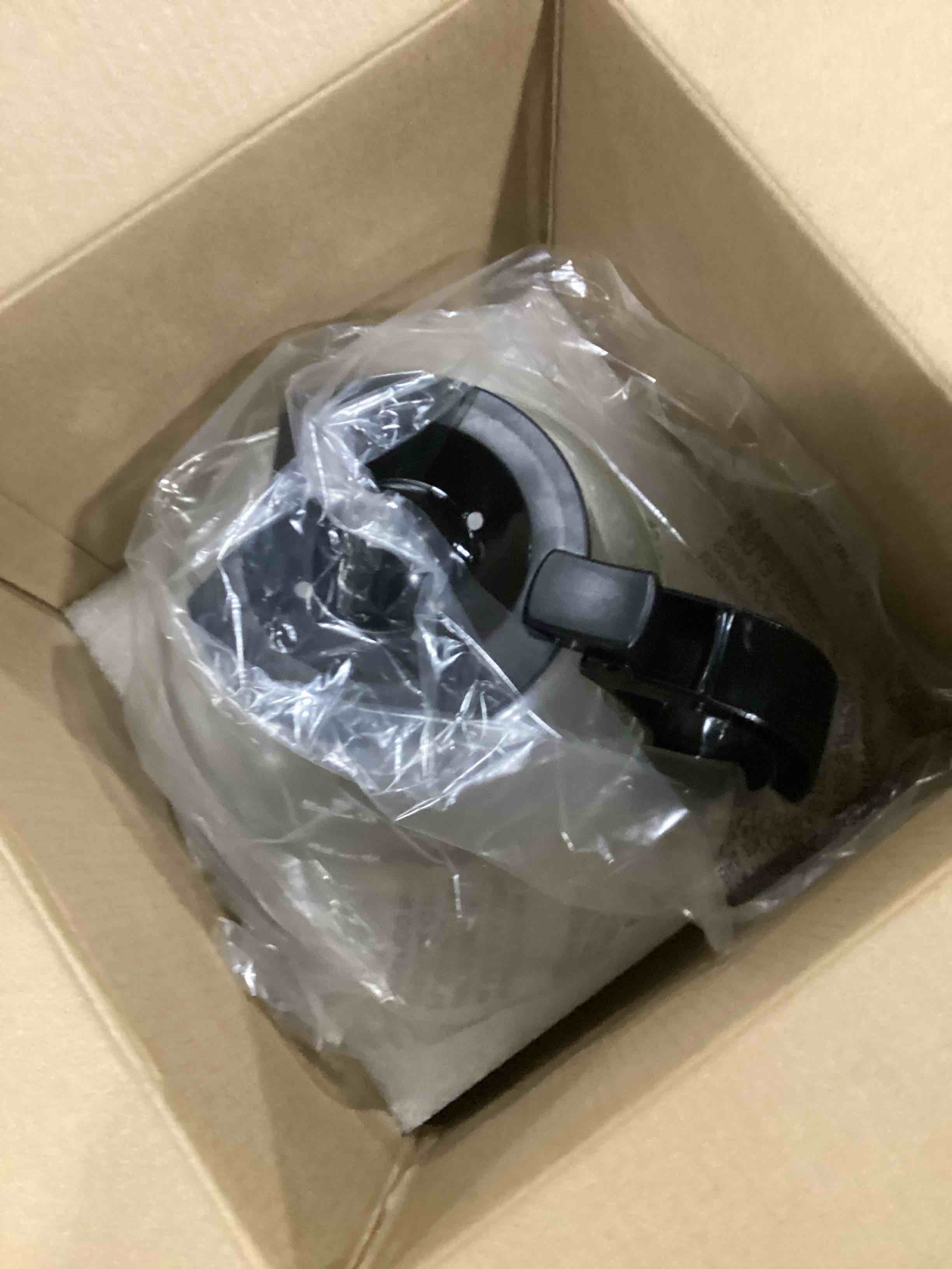 https://s3.amazonaws.com/lotting-images-prod/bidfta/RED6833490_1730910277218.jpeg