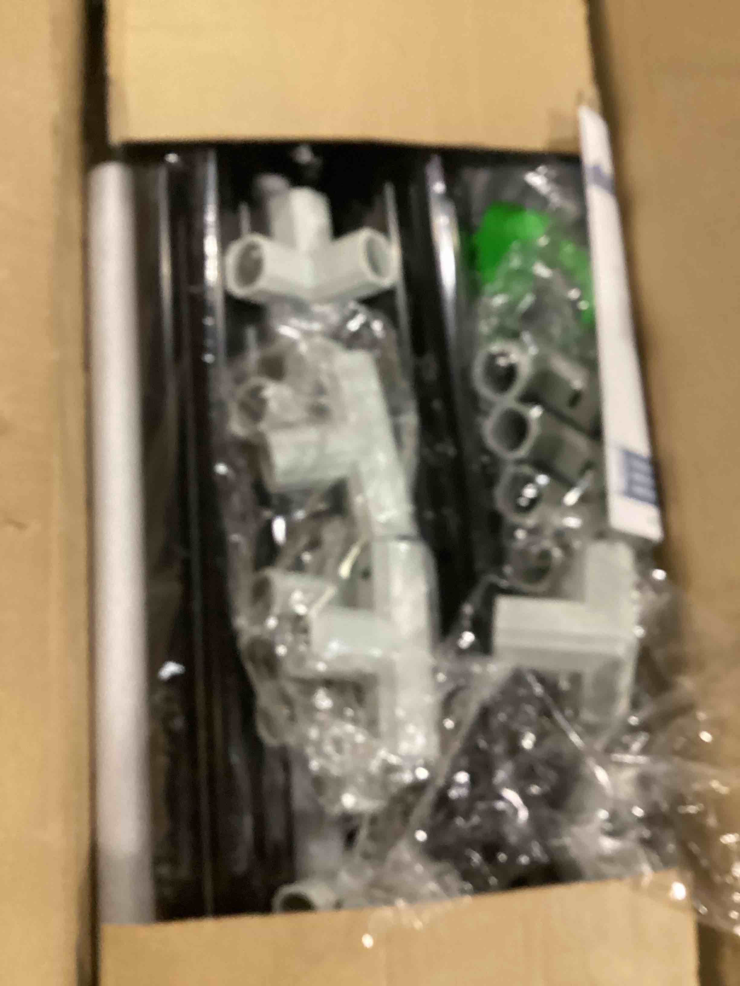 https://s3.amazonaws.com/lotting-images-prod/bidfta/RED6833497_1730911194291.jpeg