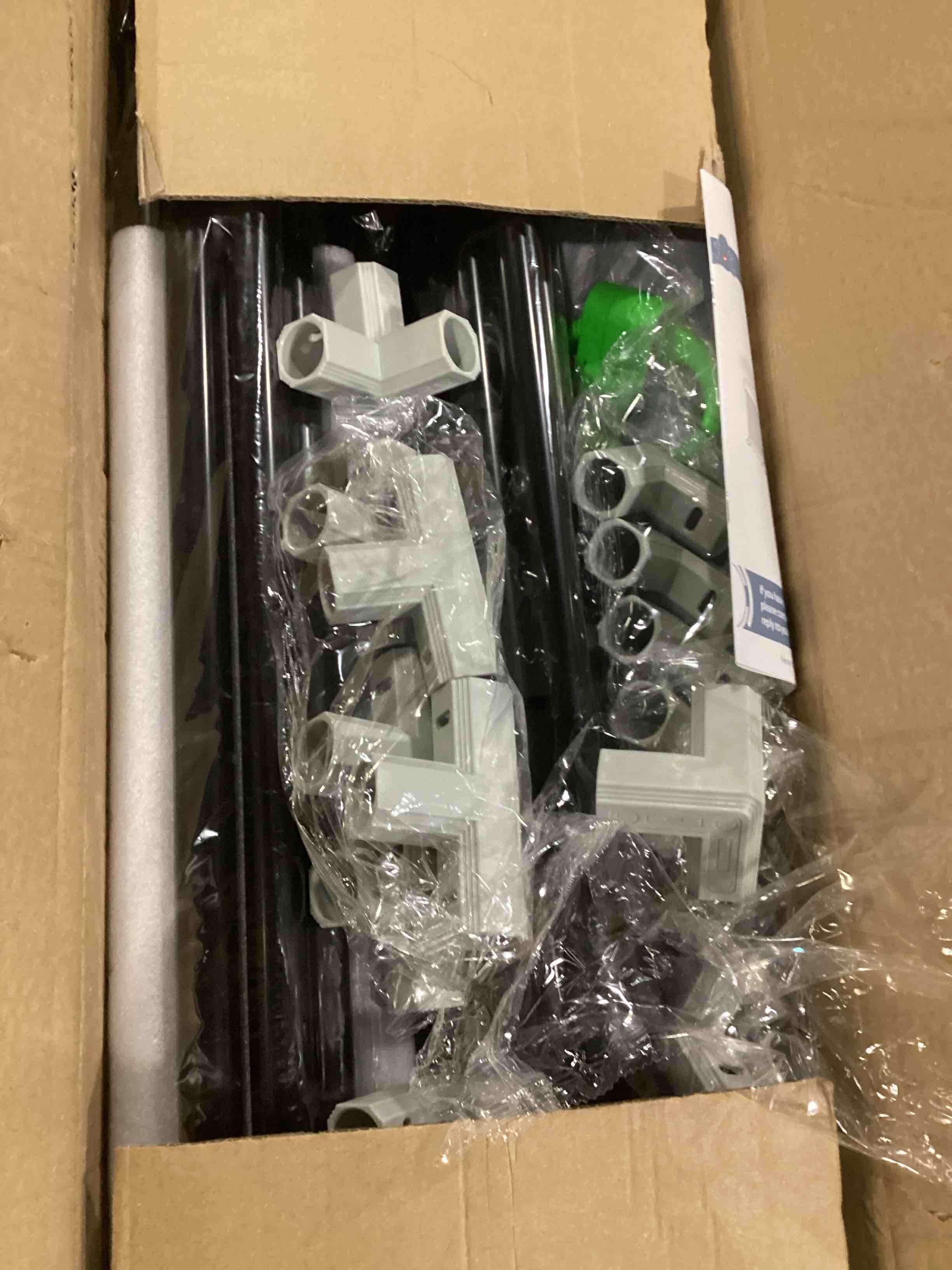 https://s3.amazonaws.com/lotting-images-prod/bidfta/RED6833497_1730911195204.jpeg