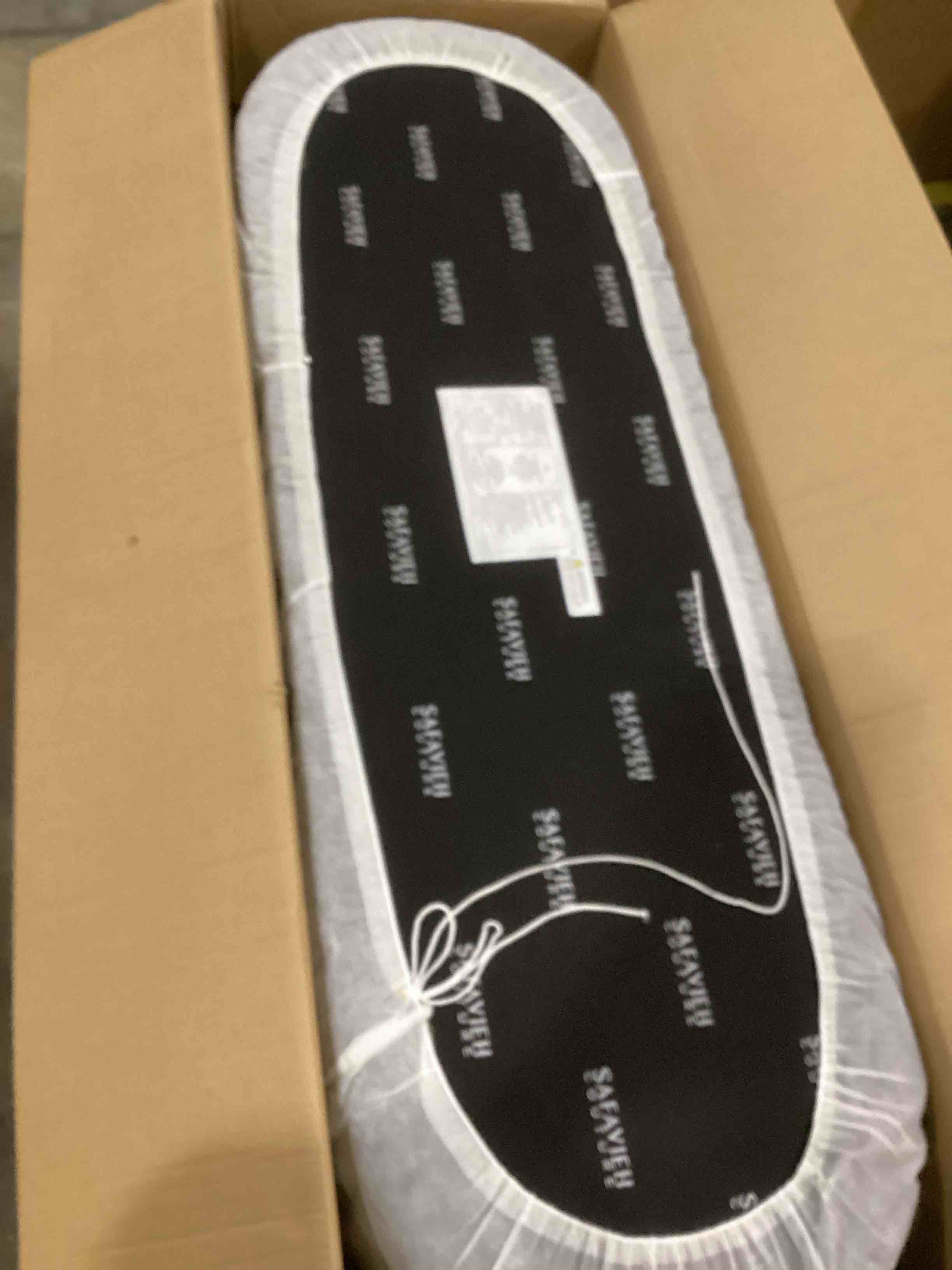https://s3.amazonaws.com/lotting-images-prod/bidfta/RED6833902_1732024213188.jpeg