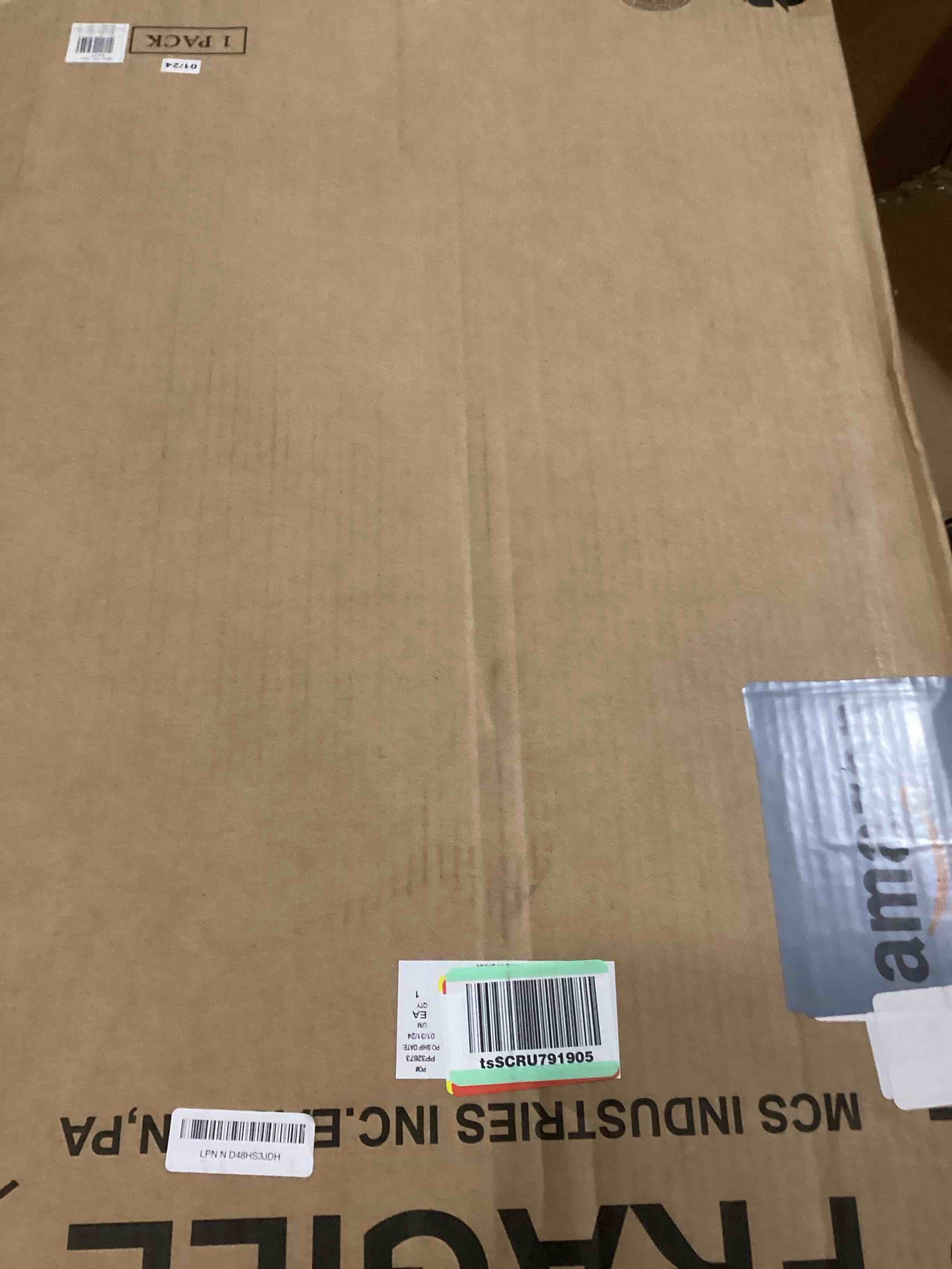 https://s3.amazonaws.com/lotting-images-prod/bidfta/RED6834265_1732204269954.jpeg