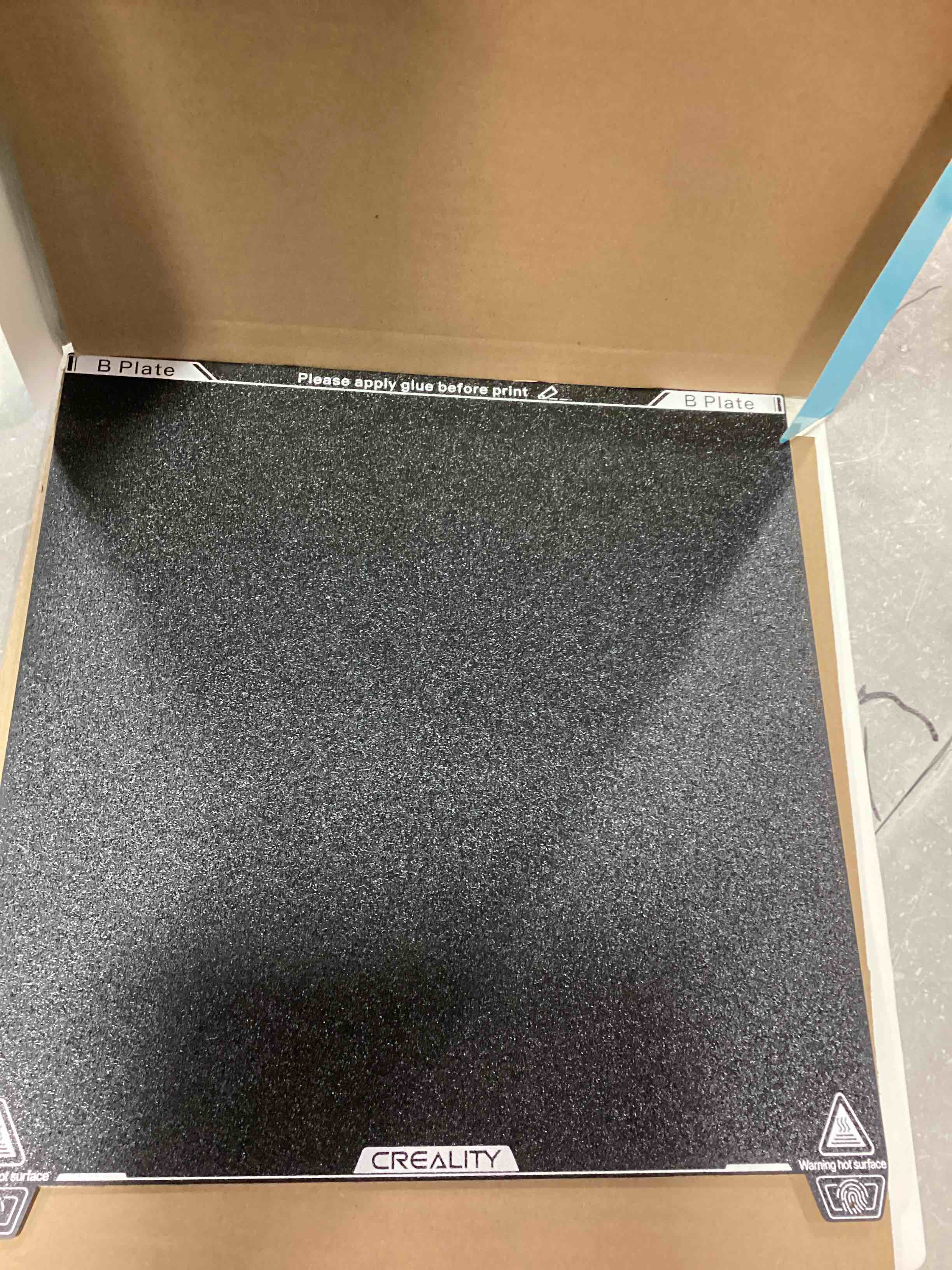 https://s3.amazonaws.com/lotting-images-prod/bidfta/RED6836196_1721703025504.jpeg