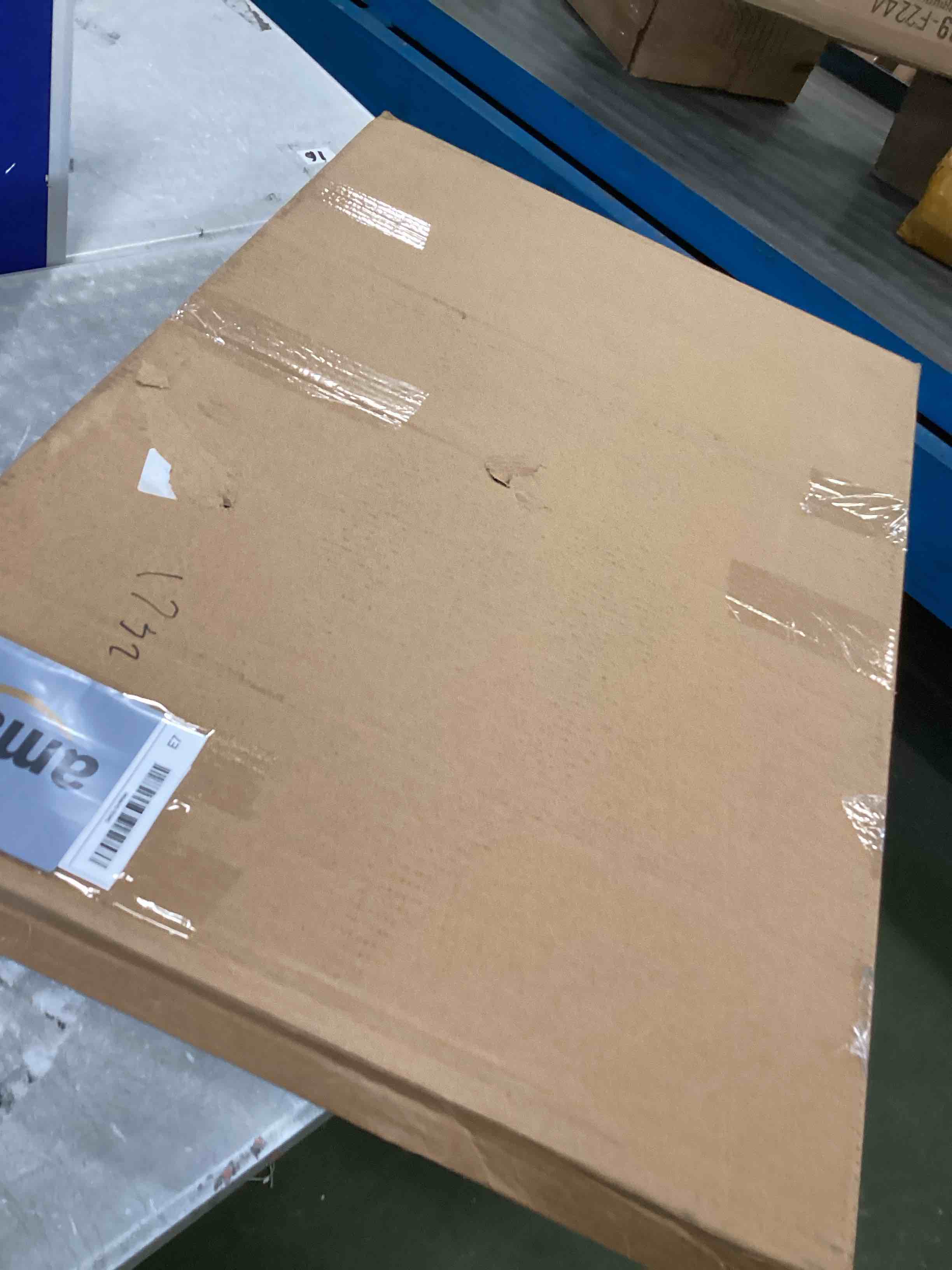 https://s3.amazonaws.com/lotting-images-prod/bidfta/RED6837993_1721912237705.jpeg