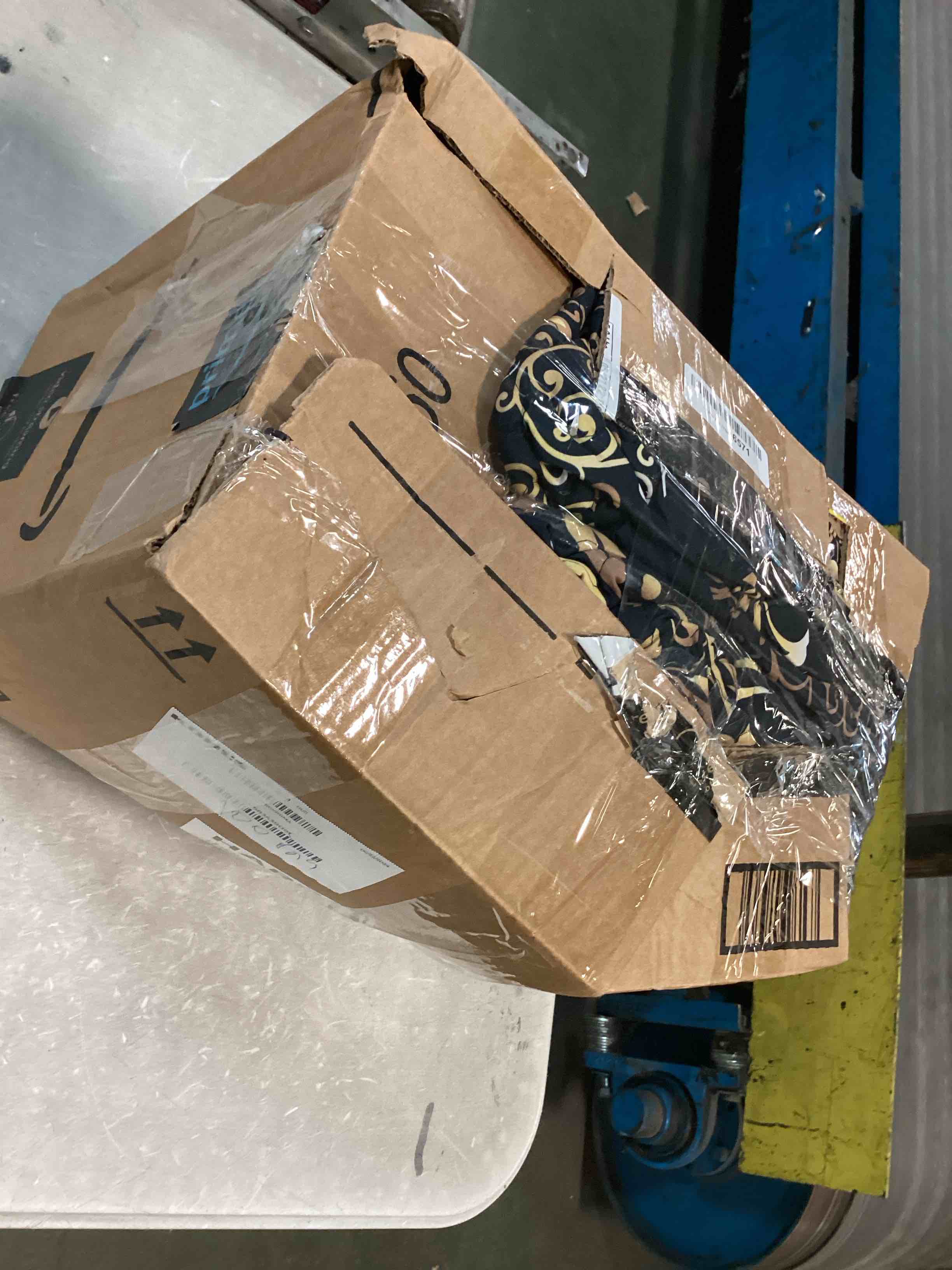 https://s3.amazonaws.com/lotting-images-prod/bidfta/RED6838245_1722001940971.jpeg