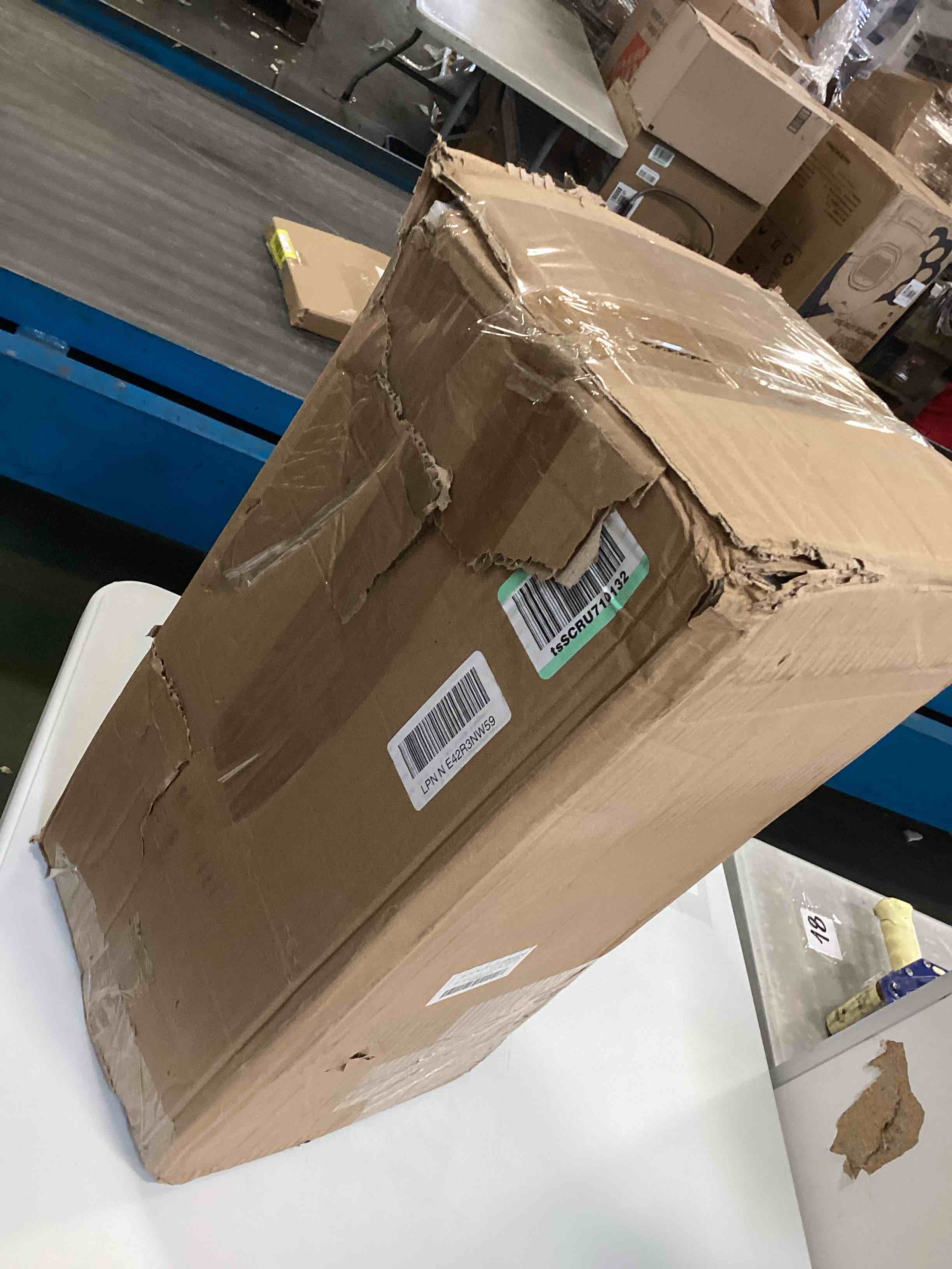 https://s3.amazonaws.com/lotting-images-prod/bidfta/RED6838937_1722257246975.jpeg