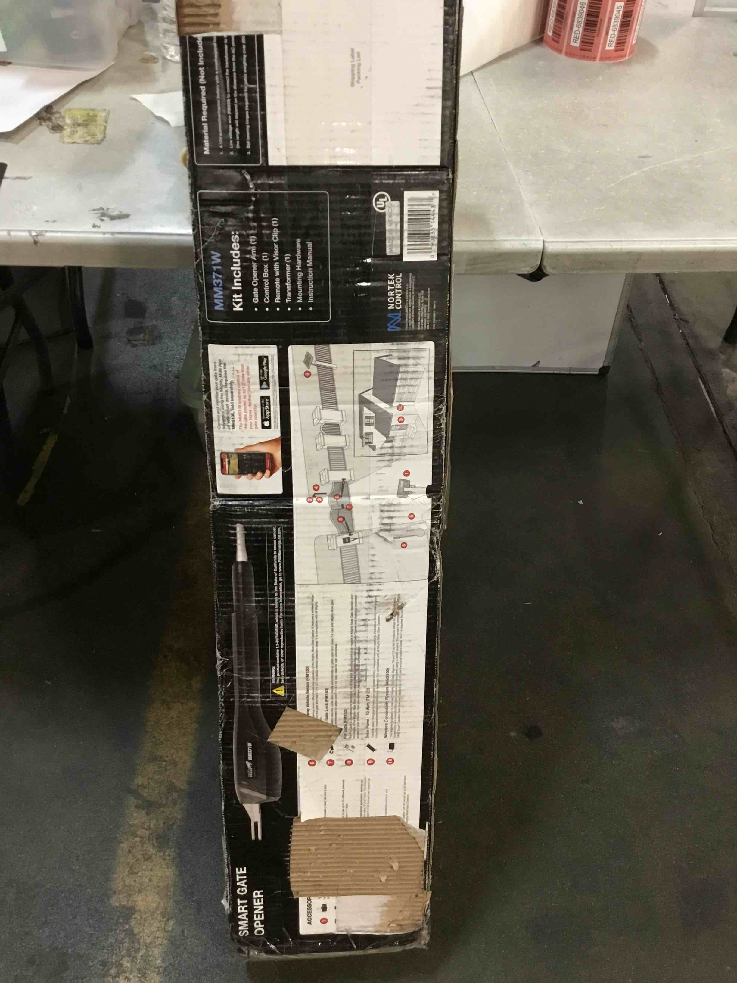 https://s3.amazonaws.com/lotting-images-prod/bidfta/RED6839037_1721878425514.jpeg