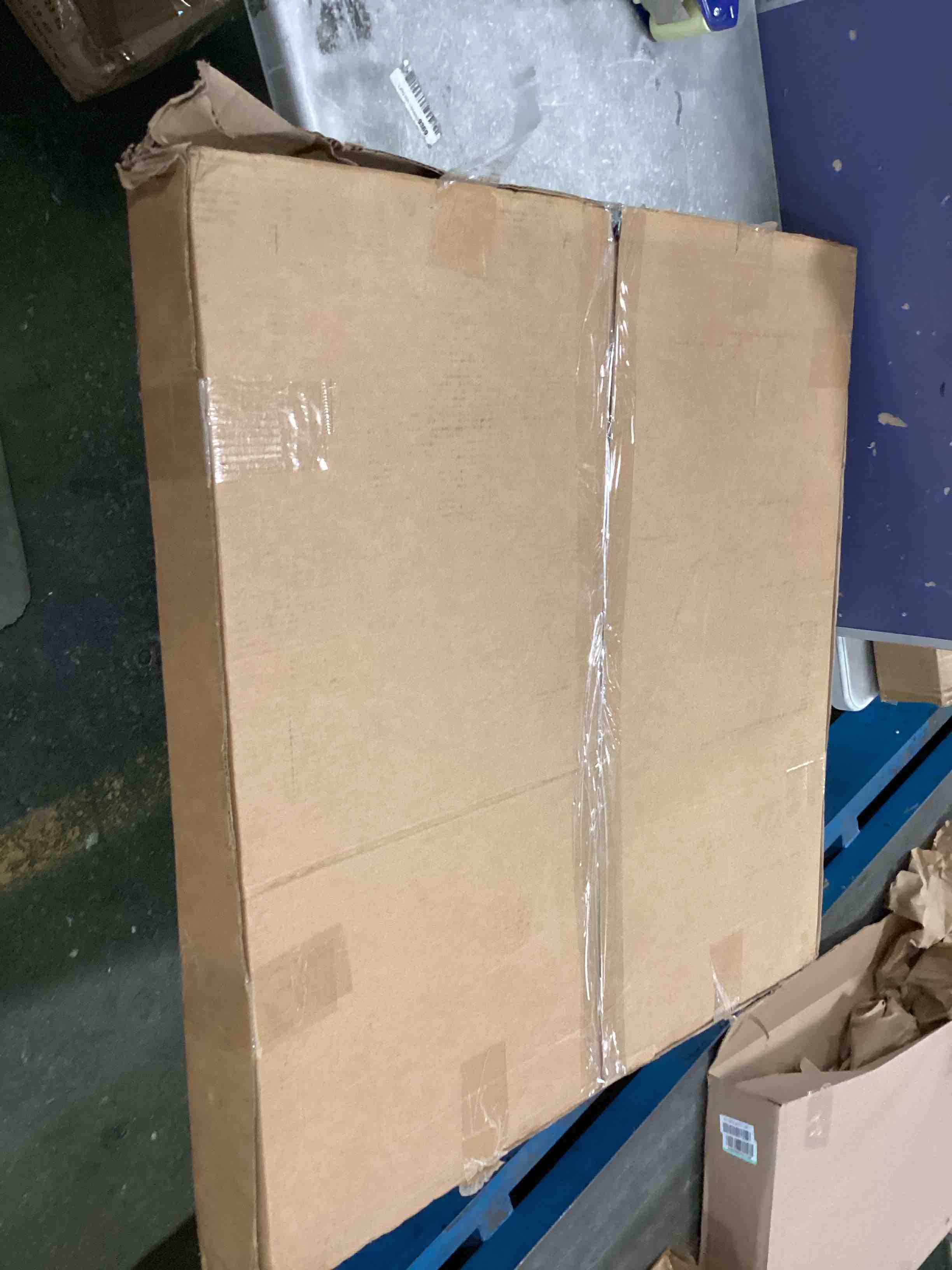 https://s3.amazonaws.com/lotting-images-prod/bidfta/RED6839671_1722375421495.jpeg