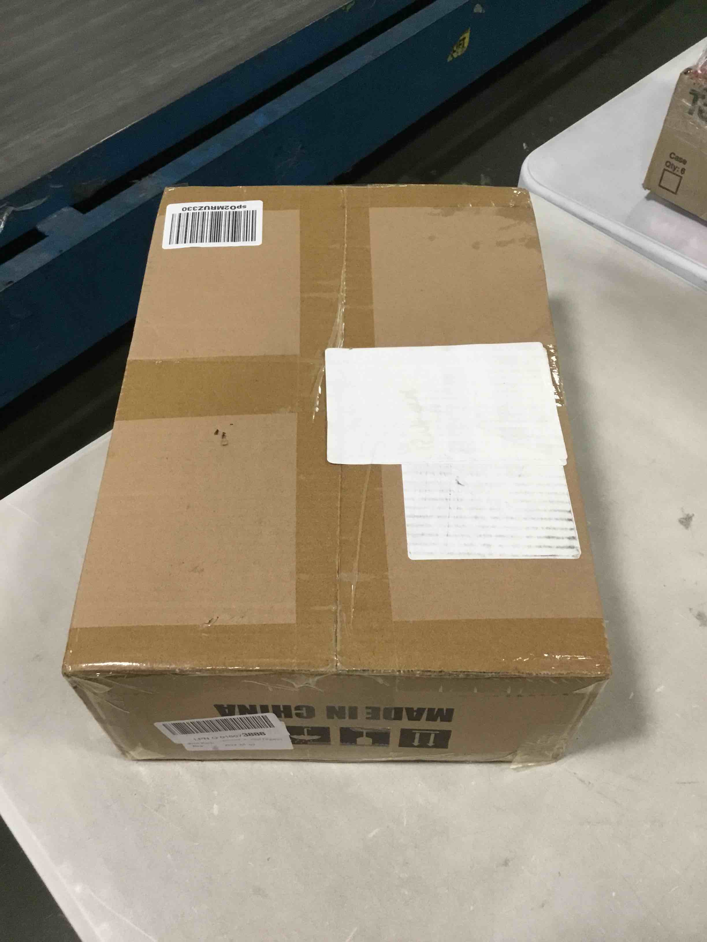 https://s3.amazonaws.com/lotting-images-prod/bidfta/RED6840234_1726876147988.jpeg
