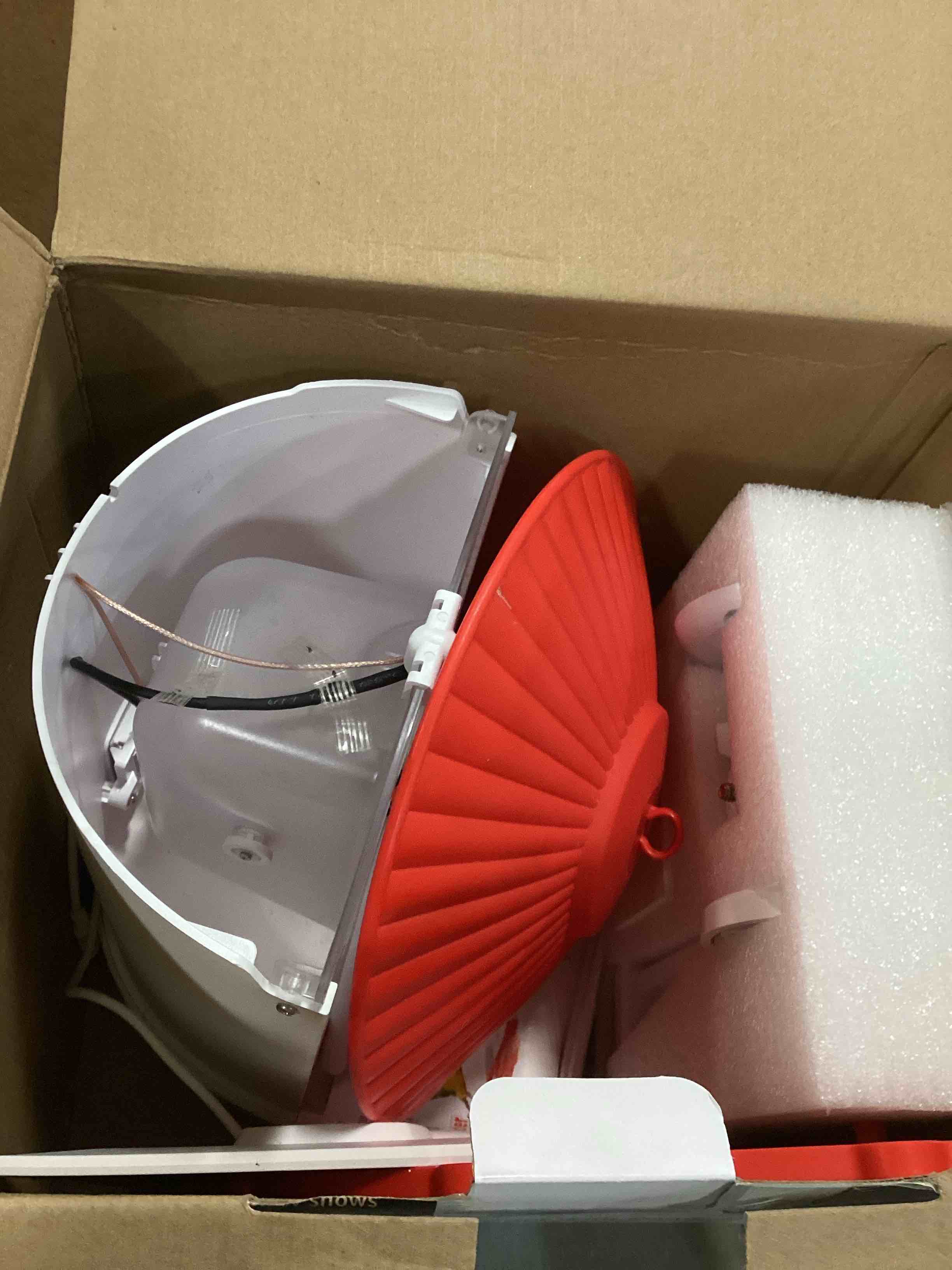 https://s3.amazonaws.com/lotting-images-prod/bidfta/RED6840373_1731618960217.jpeg