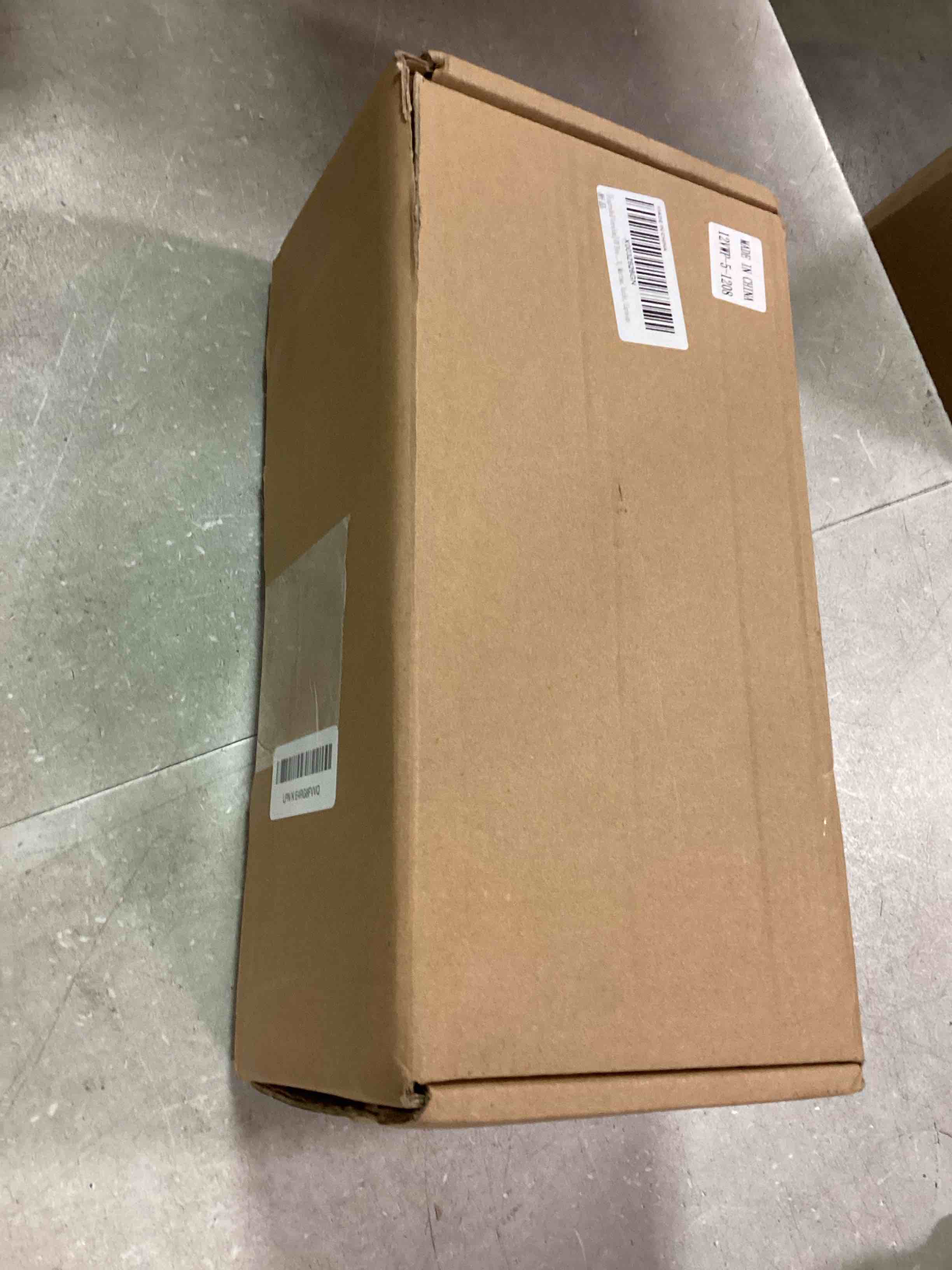 https://s3.amazonaws.com/lotting-images-prod/bidfta/RED6840490_1721859234969.jpeg