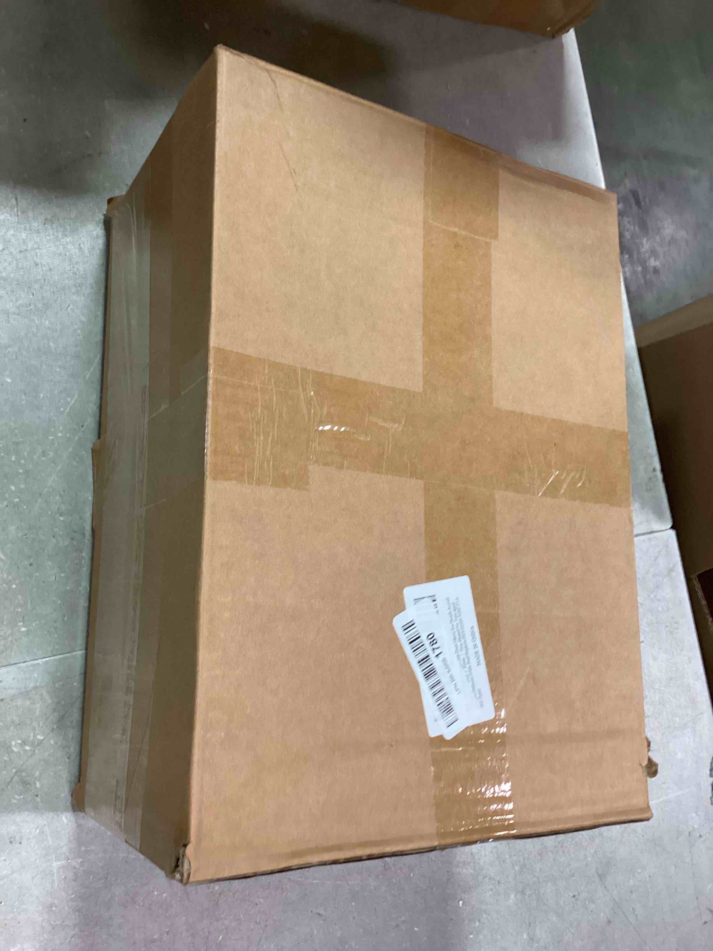 https://s3.amazonaws.com/lotting-images-prod/bidfta/RED6840492_1721859435367.jpeg