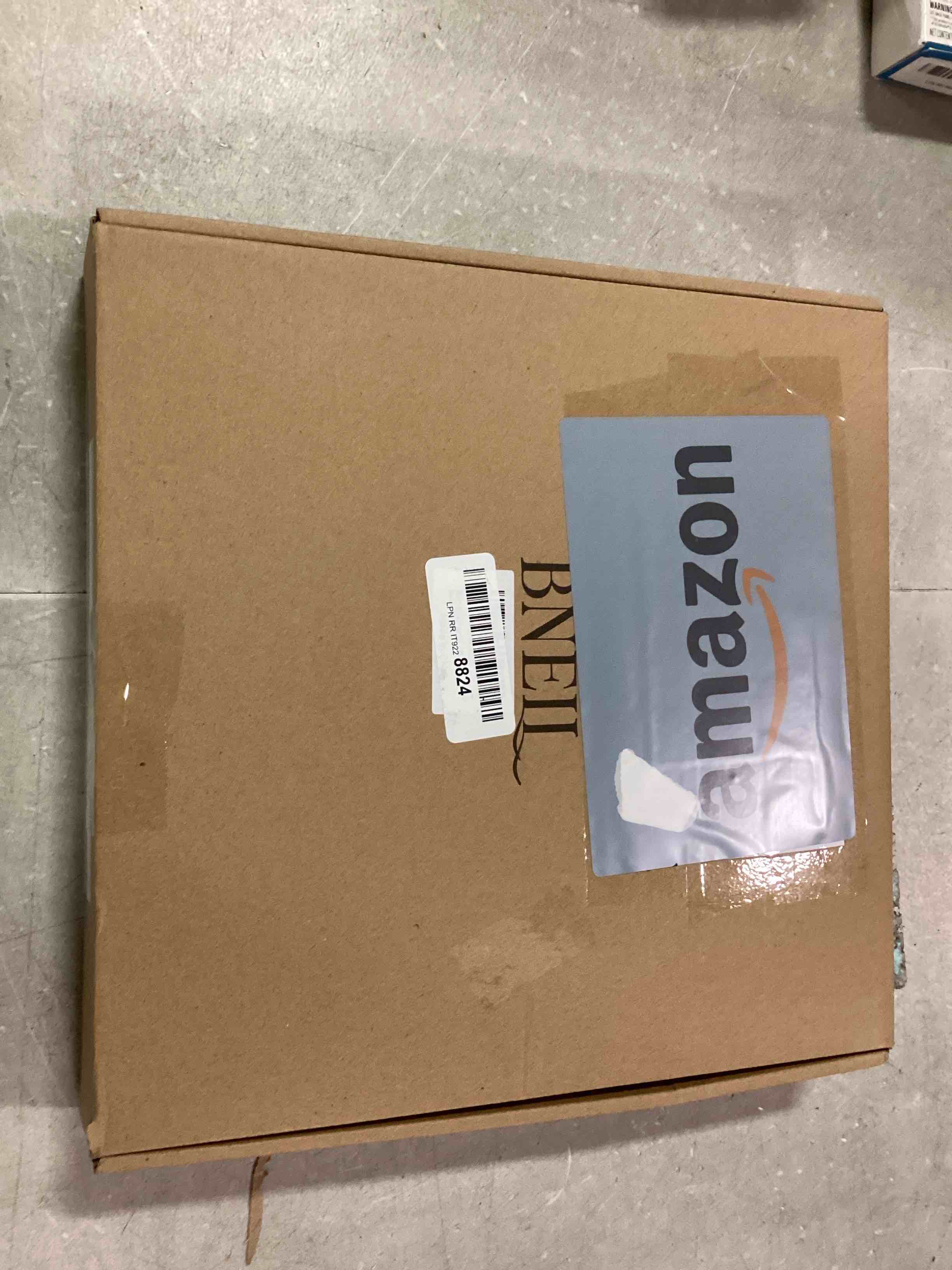 https://s3.amazonaws.com/lotting-images-prod/bidfta/RED6840531_1721863772750.jpeg