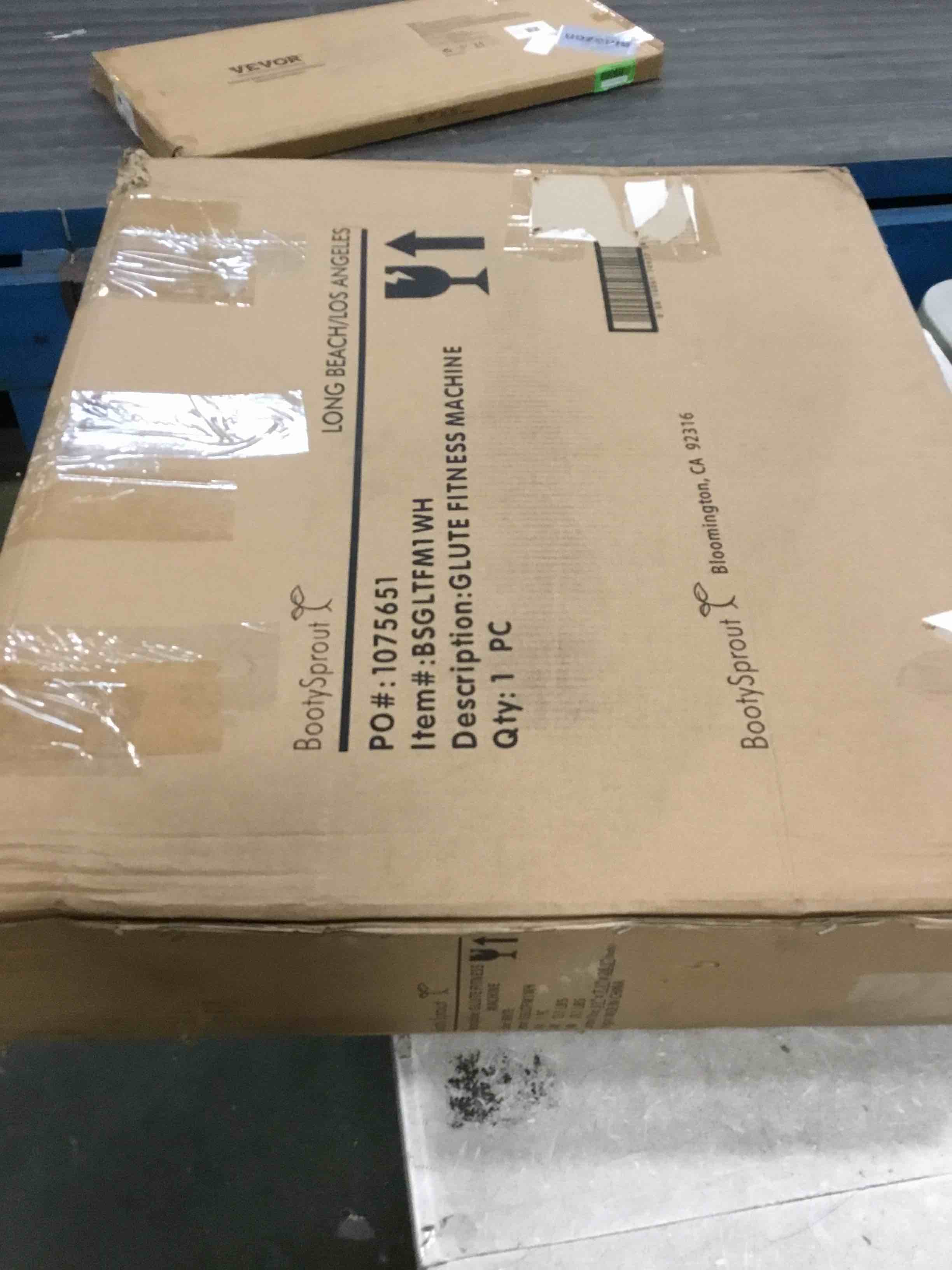 https://s3.amazonaws.com/lotting-images-prod/bidfta/RED6840921_1721969740437.jpeg