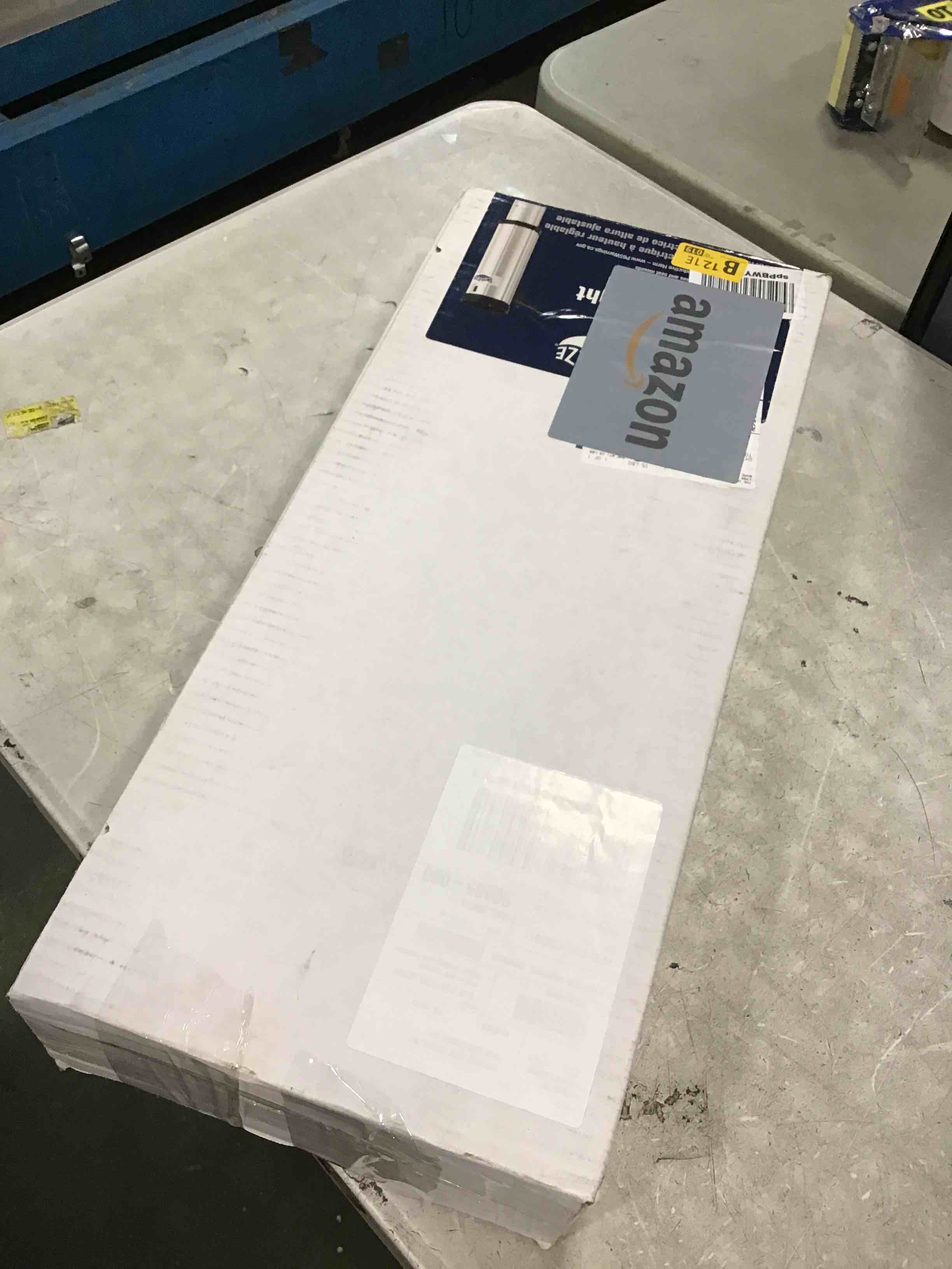 https://s3.amazonaws.com/lotting-images-prod/bidfta/RED6840940_1721994434190.jpeg