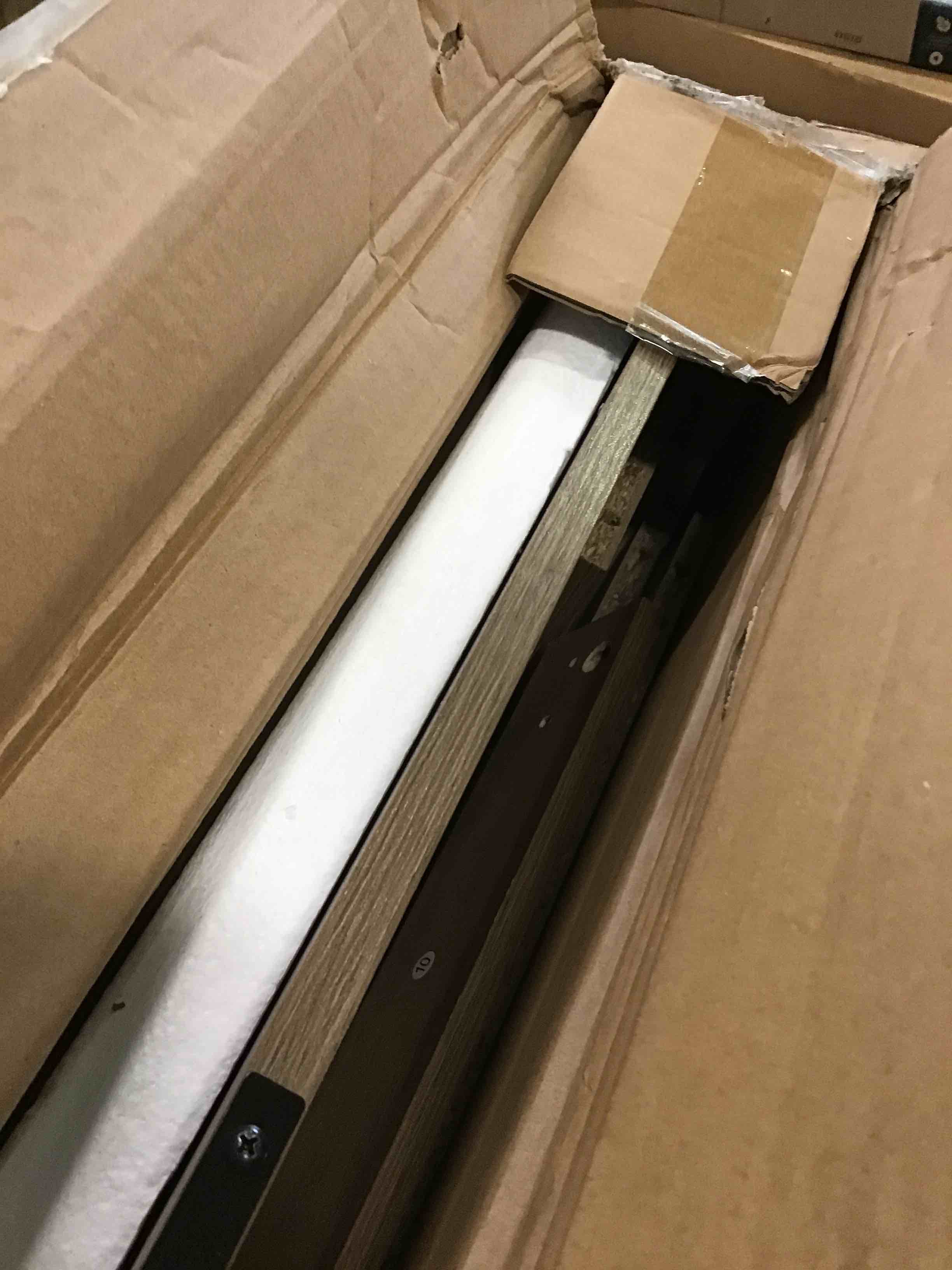 https://s3.amazonaws.com/lotting-images-prod/bidfta/RED6841451_1722273587288.jpeg