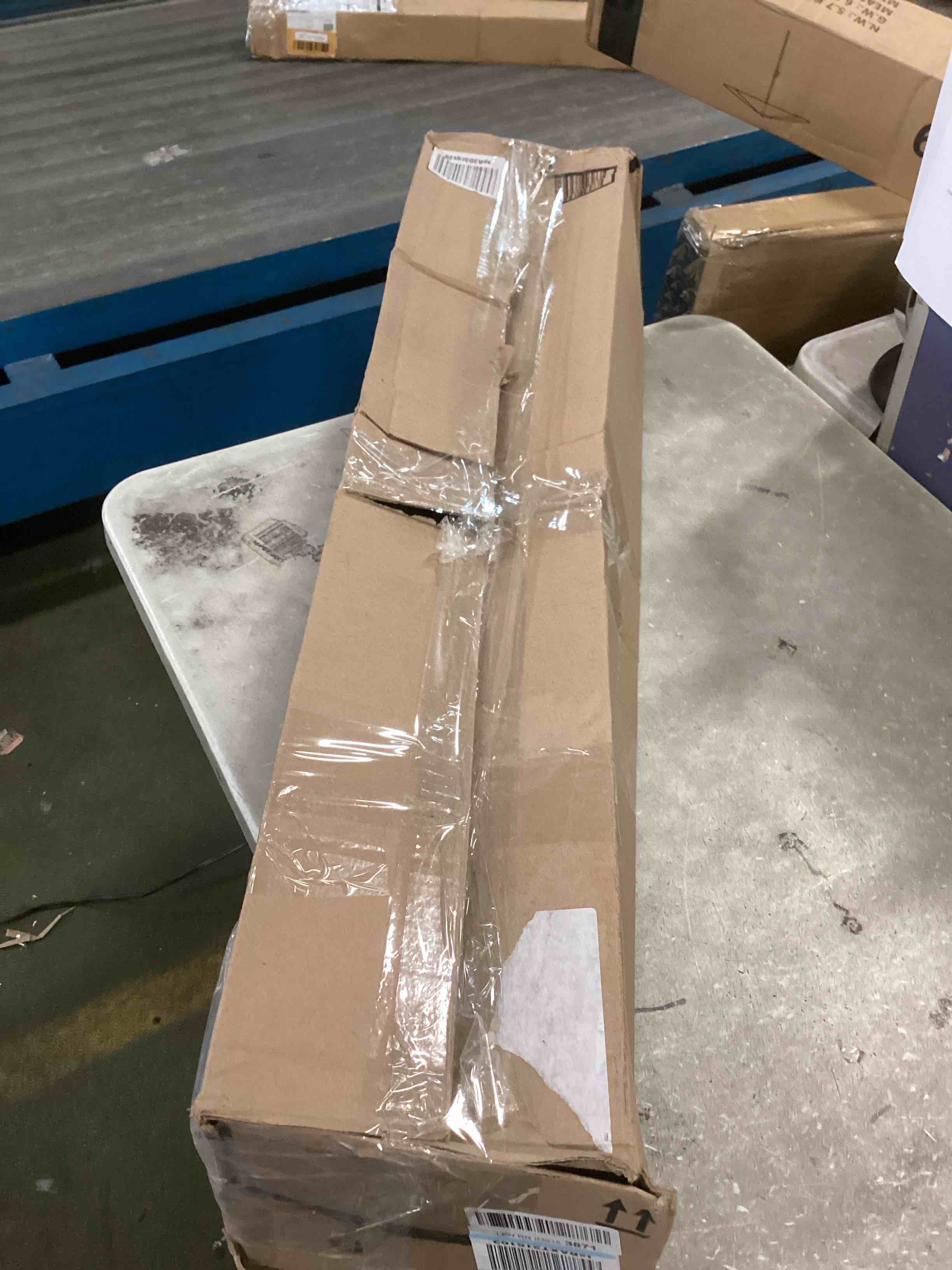 https://s3.amazonaws.com/lotting-images-prod/bidfta/RED6841885_1722528224727.jpeg