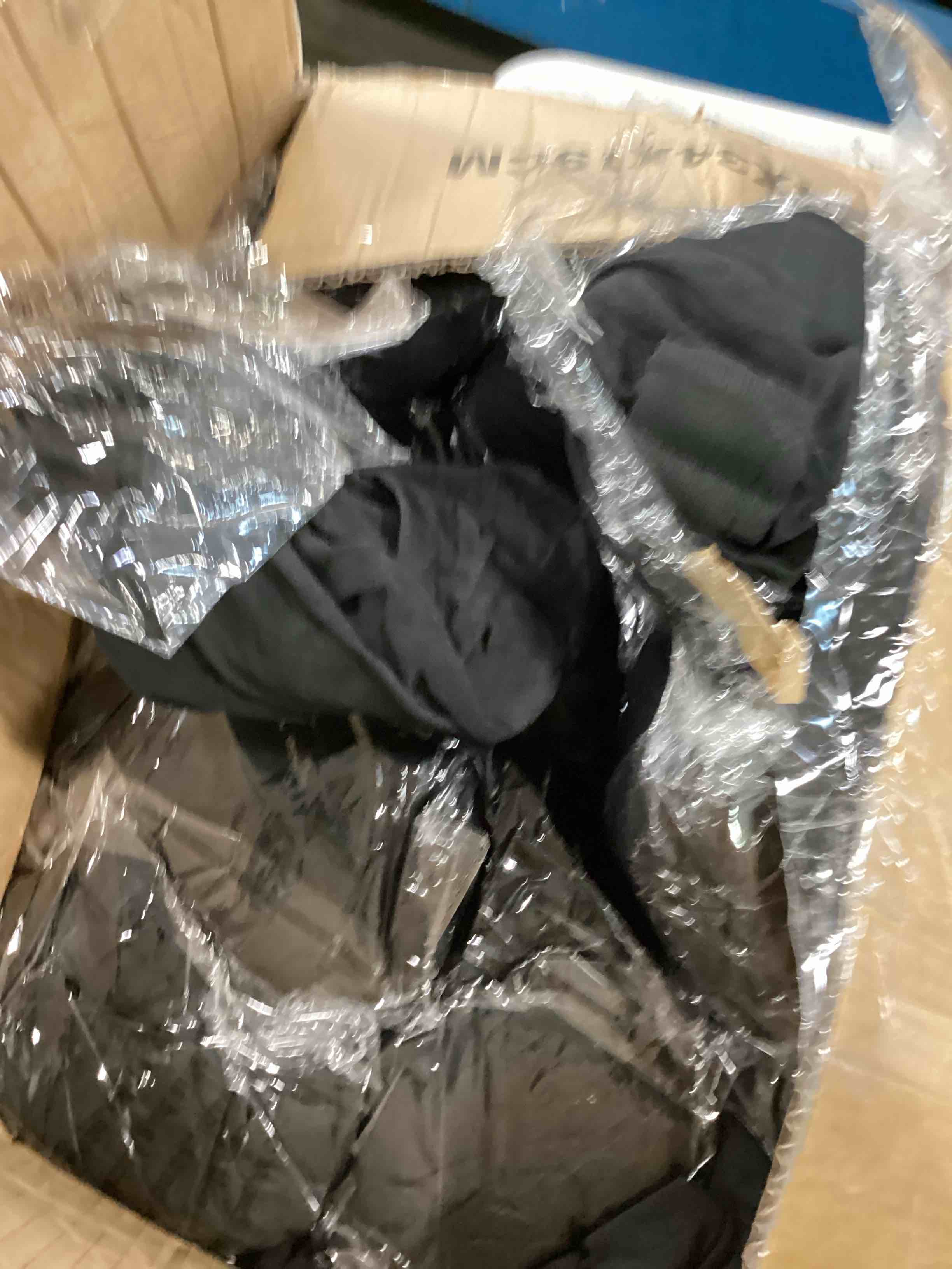 https://s3.amazonaws.com/lotting-images-prod/bidfta/RED6842096_1721742421908.jpeg