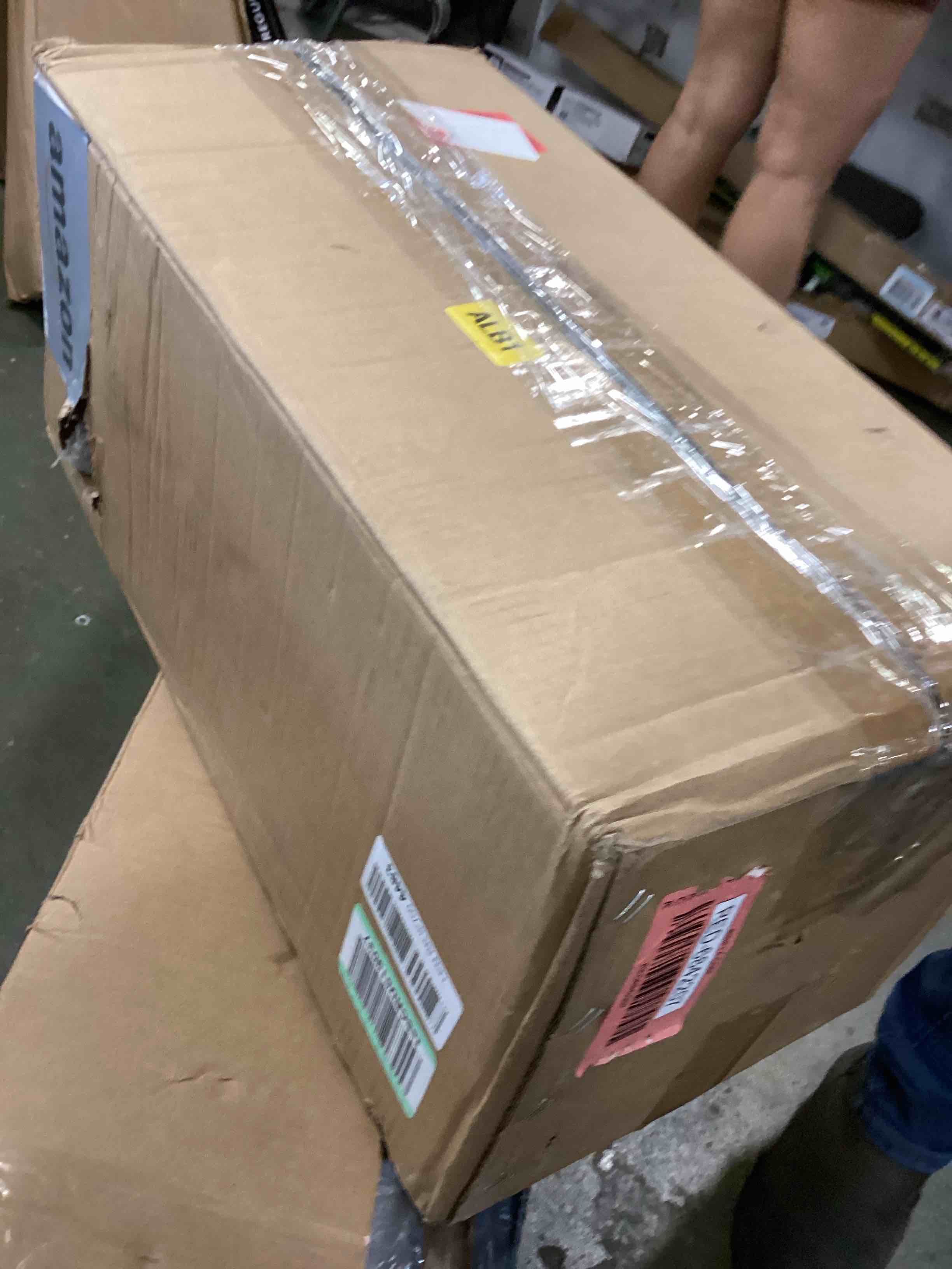 https://s3.amazonaws.com/lotting-images-prod/bidfta/RED6842207_1721757665440.jpeg