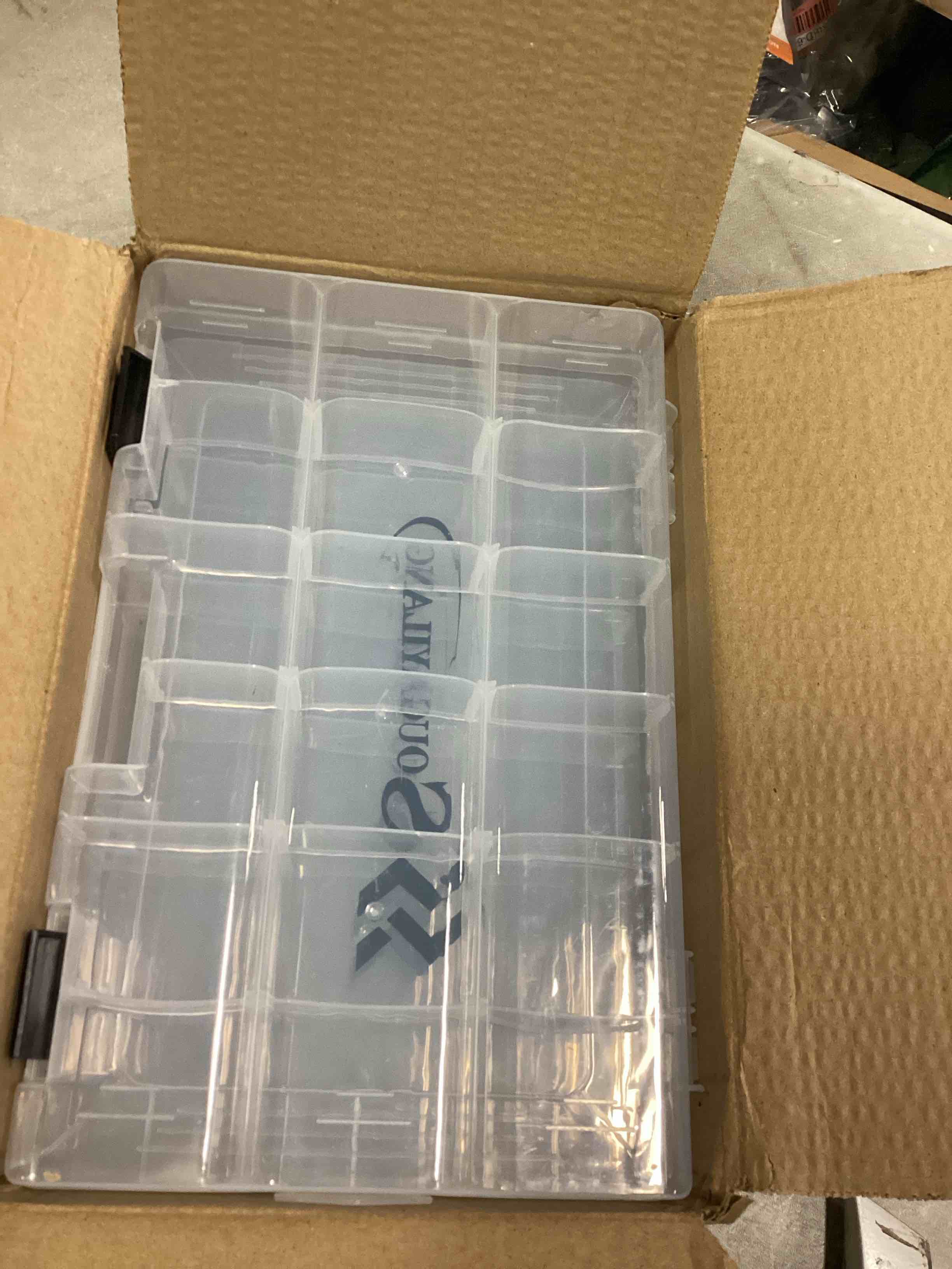https://s3.amazonaws.com/lotting-images-prod/bidfta/RED6842460_1721789554679.jpeg
