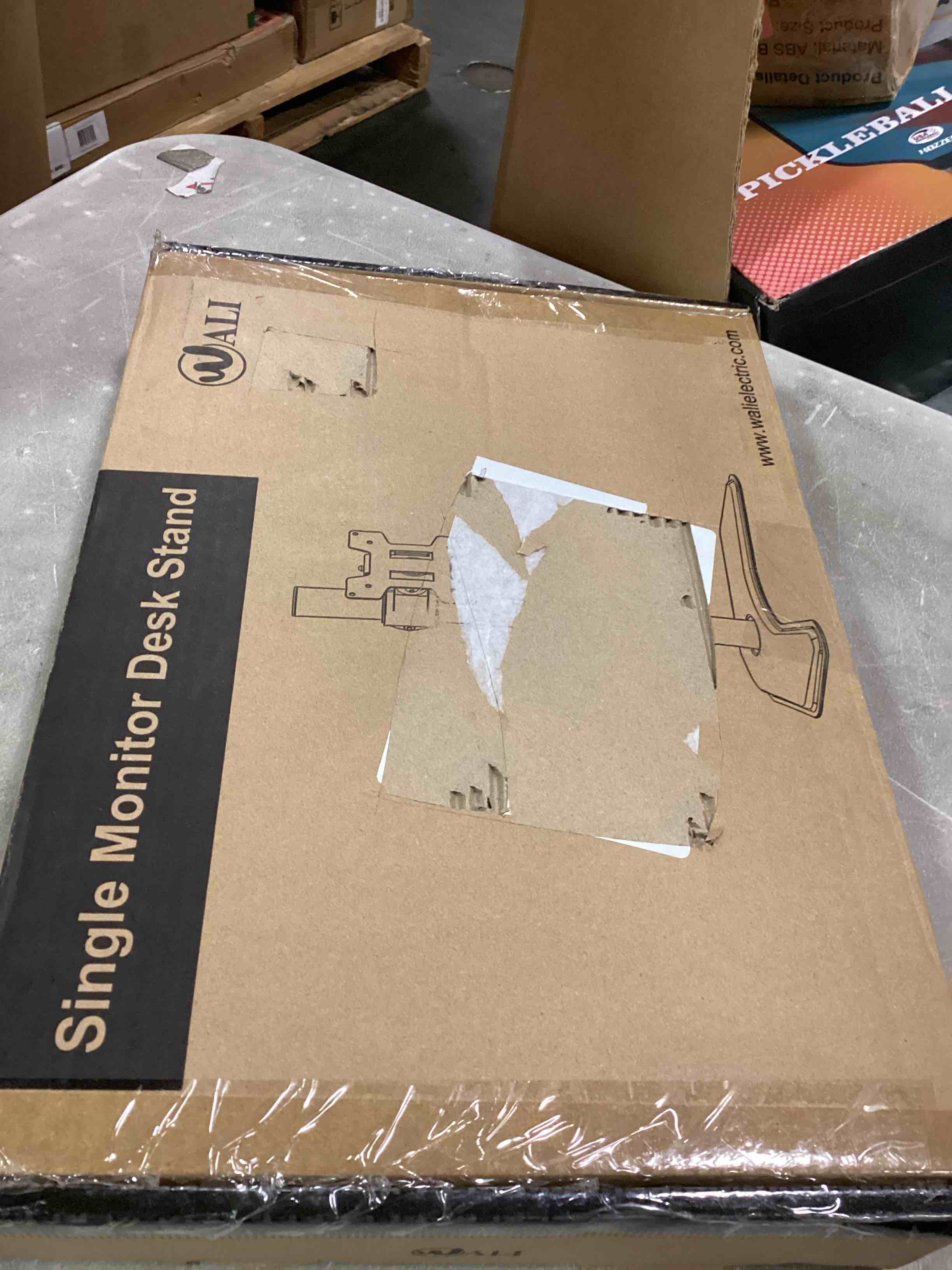 https://s3.amazonaws.com/lotting-images-prod/bidfta/RED6842502_1721794715426.jpeg