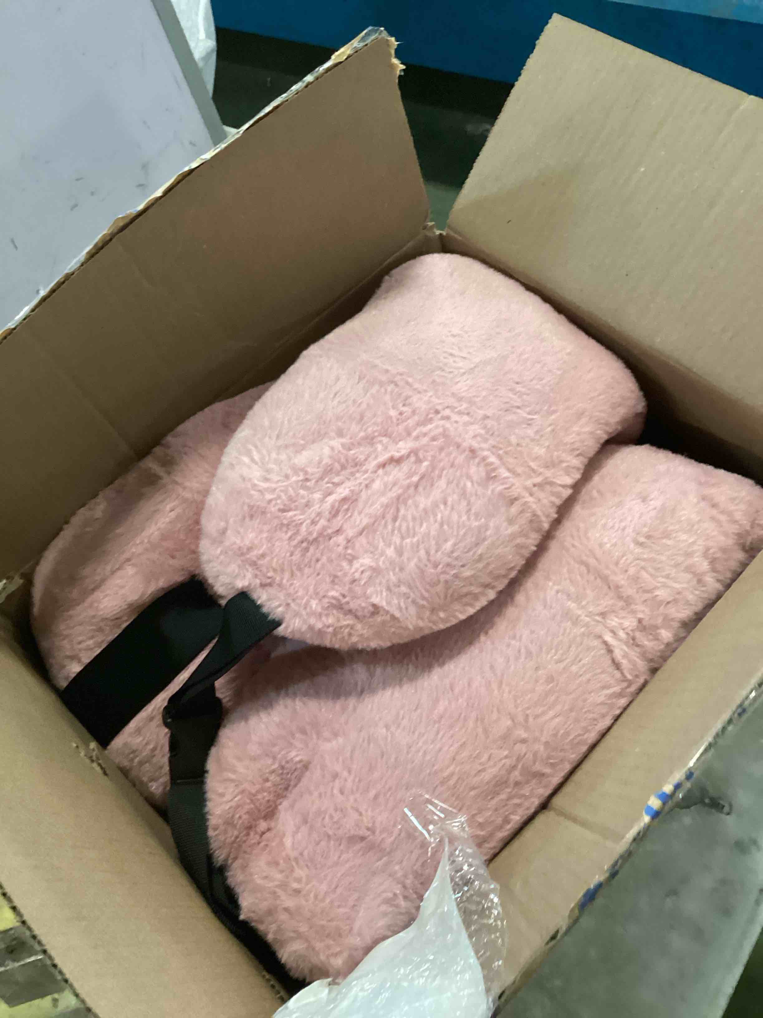 https://s3.amazonaws.com/lotting-images-prod/bidfta/RED6842837_1721936919223.jpeg