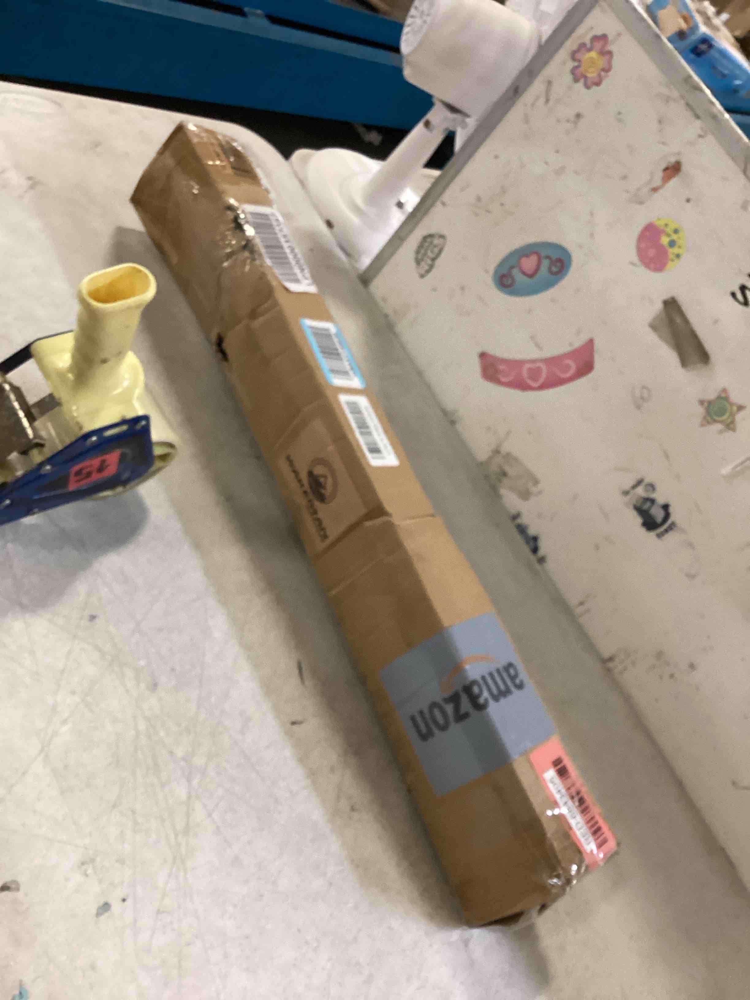 https://s3.amazonaws.com/lotting-images-prod/bidfta/RED6843405_1722275338469.jpeg