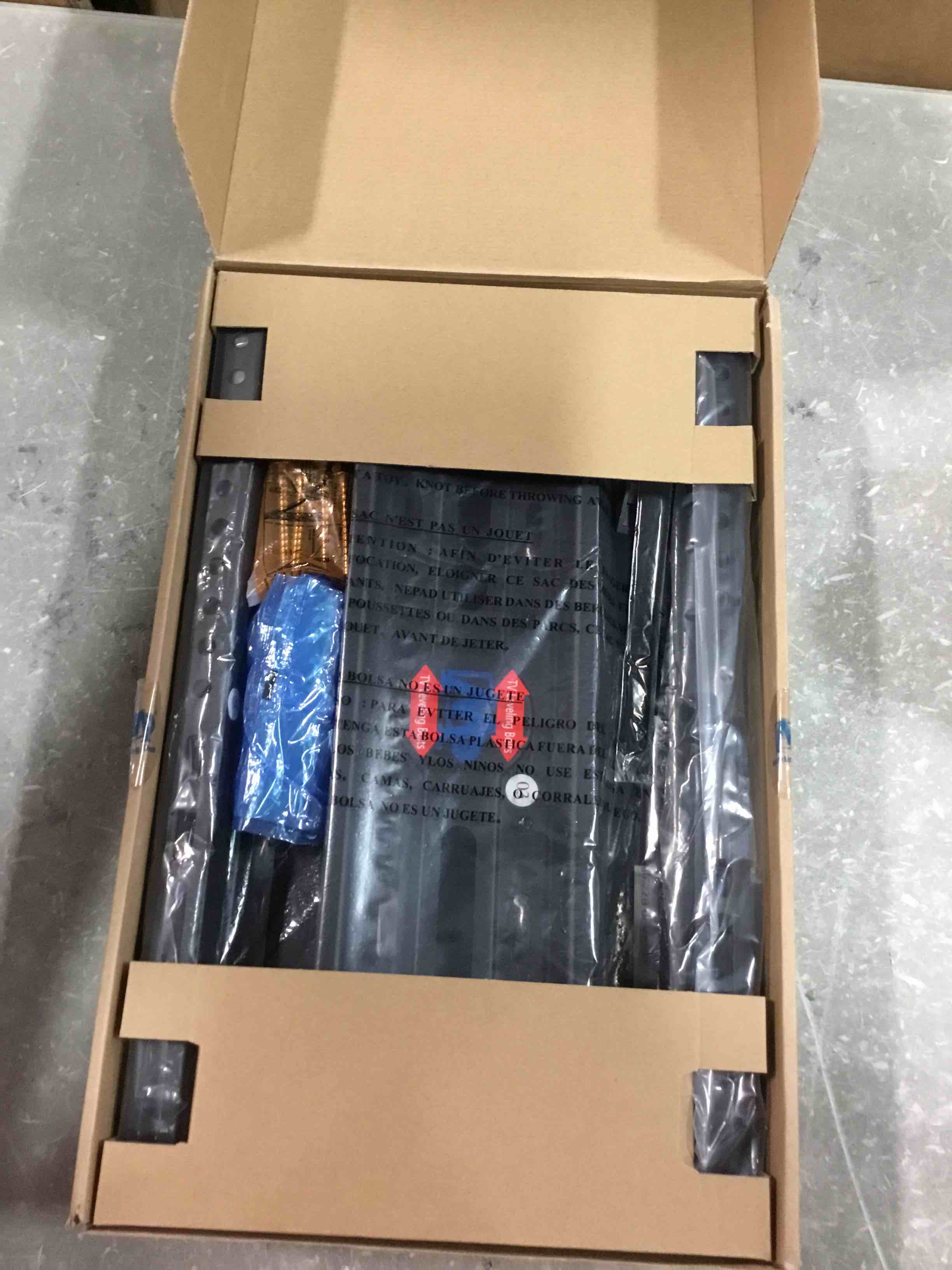 https://s3.amazonaws.com/lotting-images-prod/bidfta/RED6843551_1721744887903.jpeg