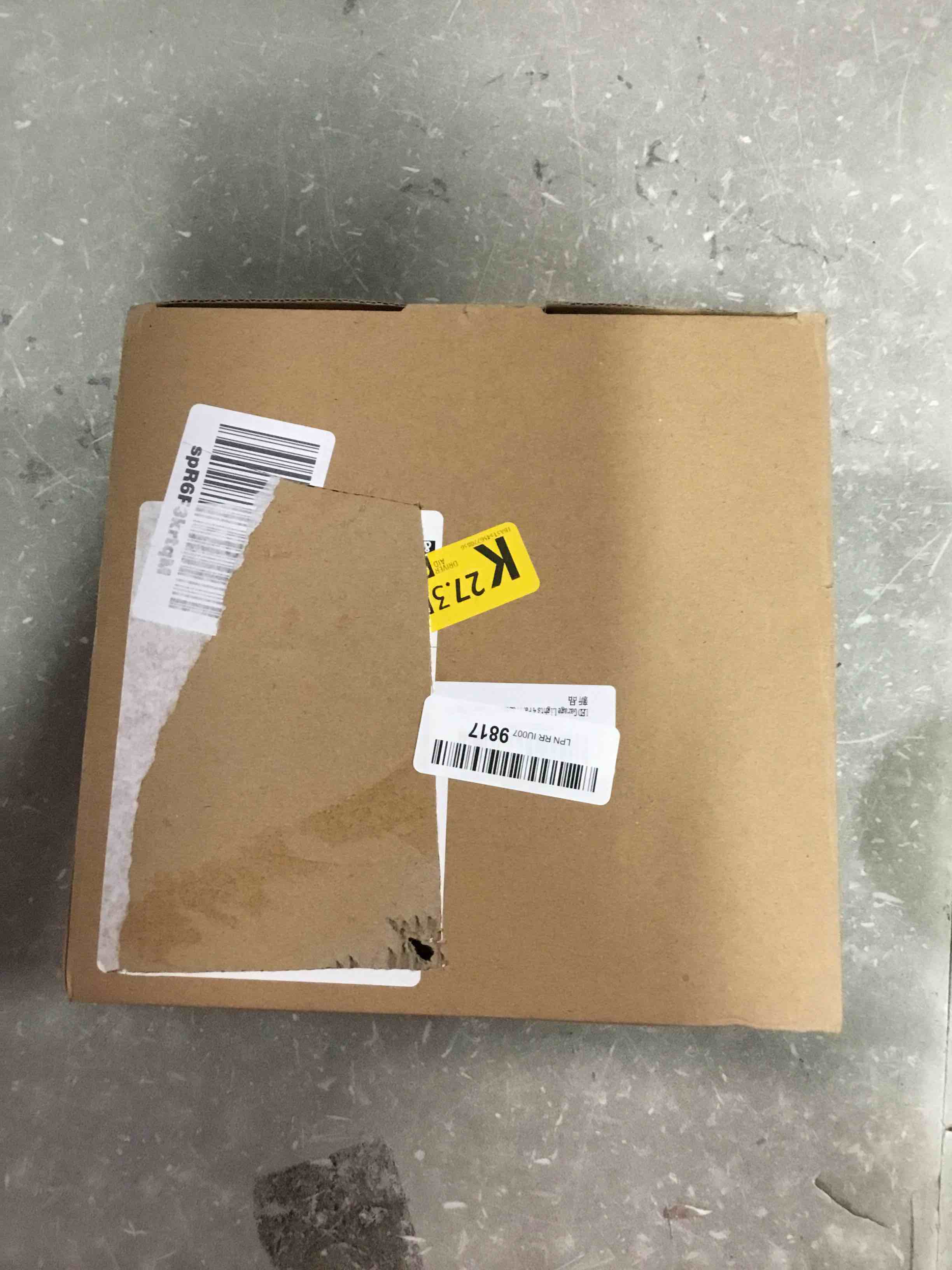 https://s3.amazonaws.com/lotting-images-prod/bidfta/RED6843576_1721747401378.jpeg