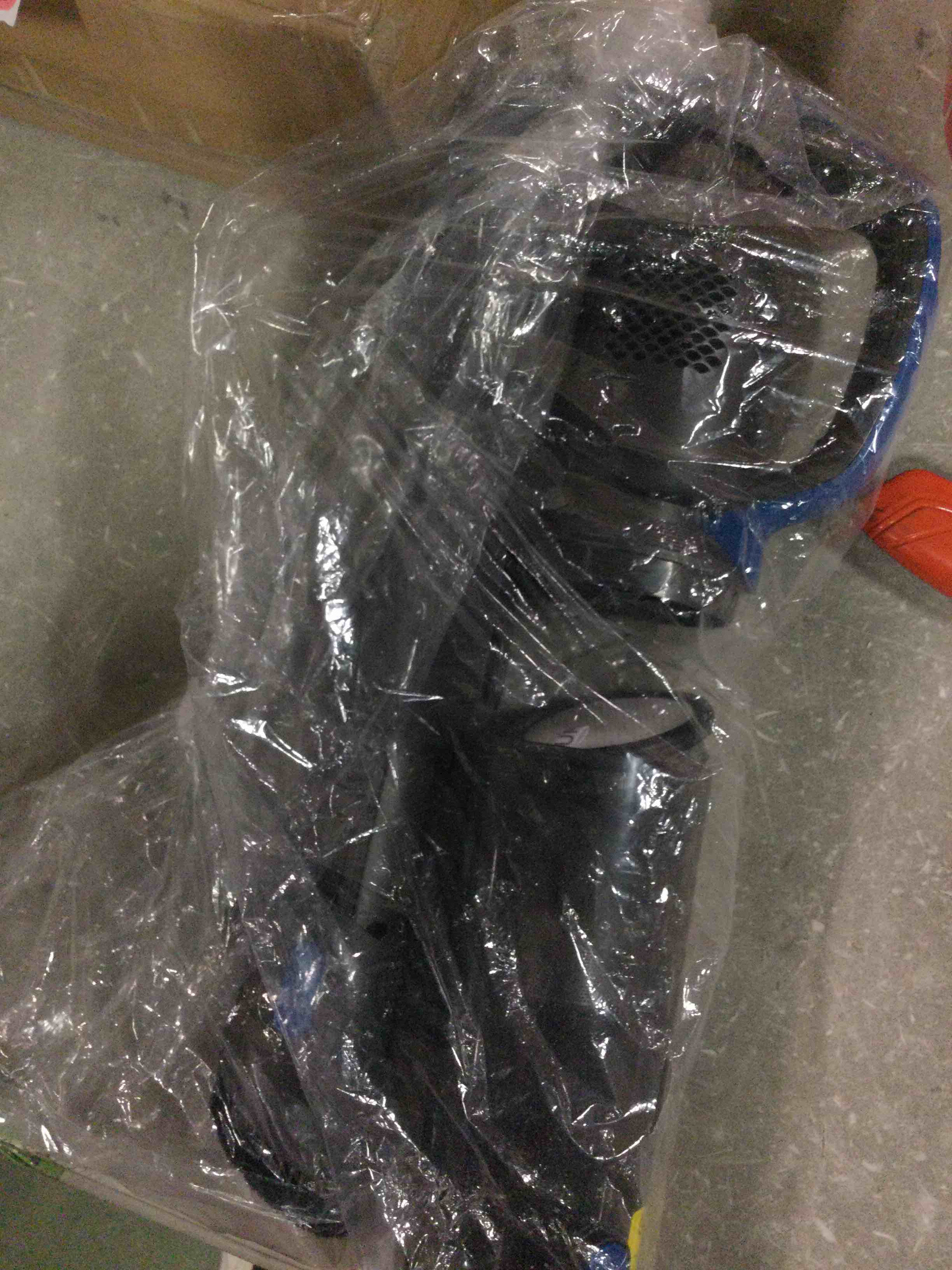 https://s3.amazonaws.com/lotting-images-prod/bidfta/RED6844047_1721828227098.jpeg