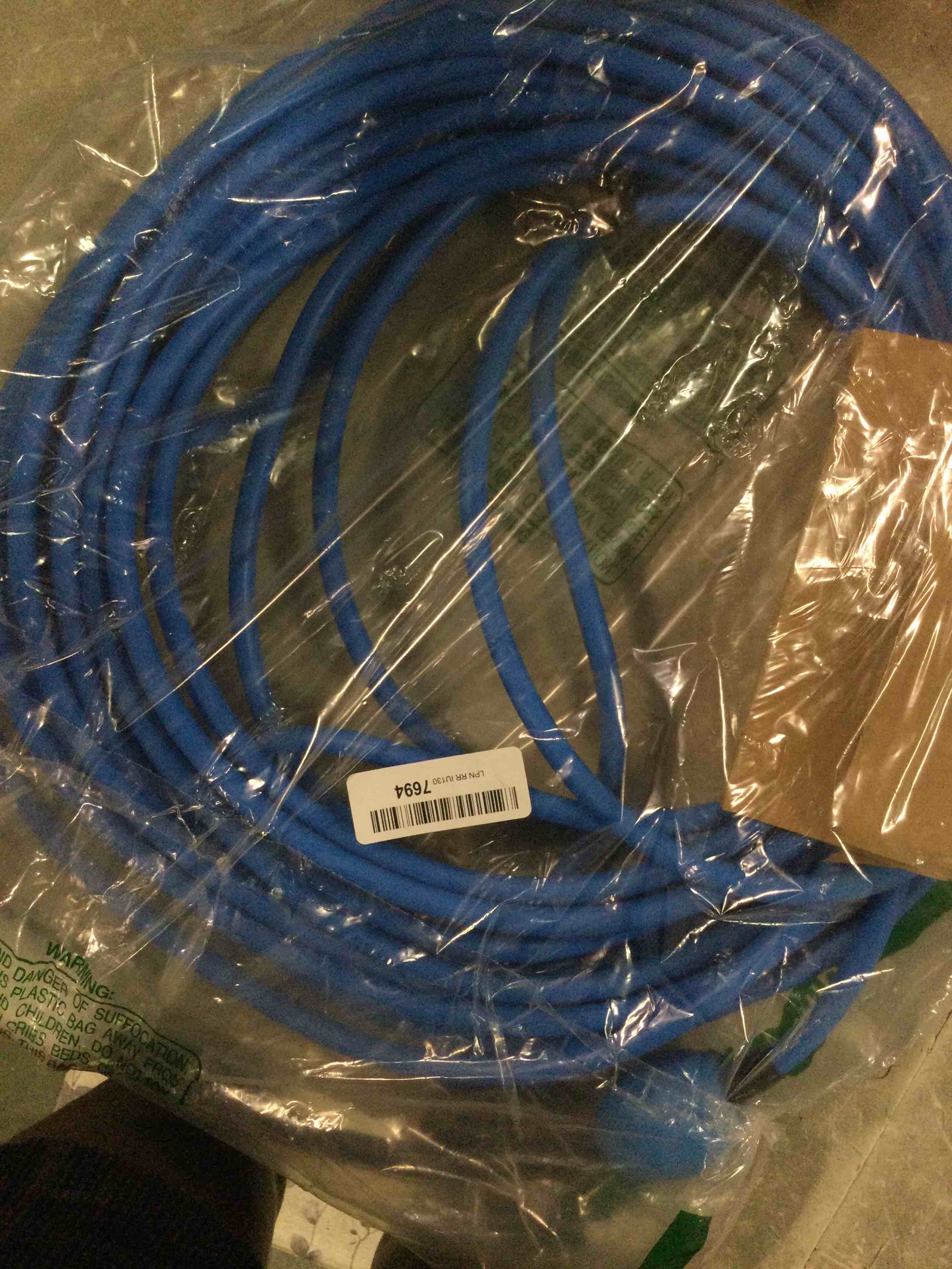 https://s3.amazonaws.com/lotting-images-prod/bidfta/RED6844048_1721828249619.jpeg
