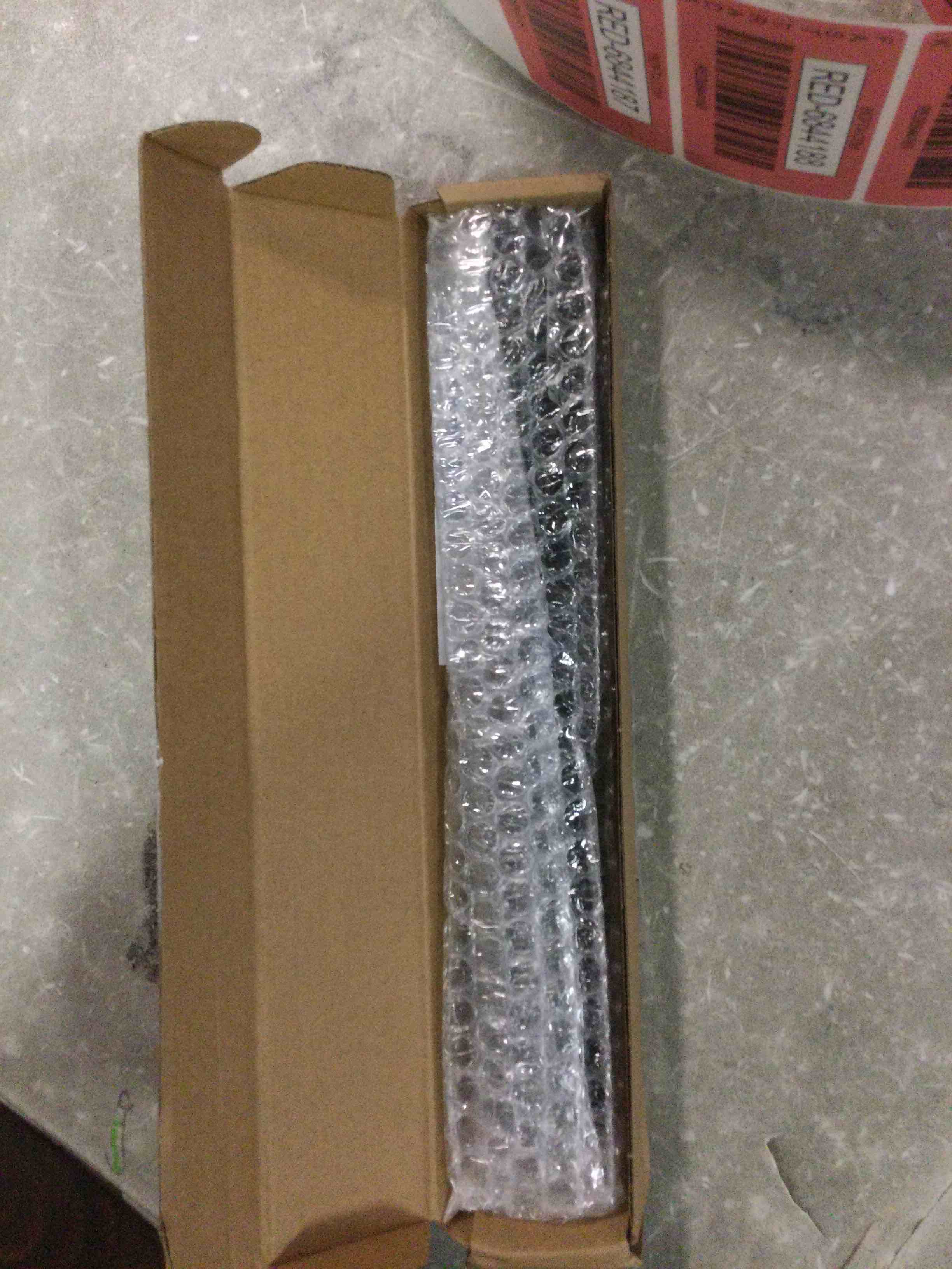 https://s3.amazonaws.com/lotting-images-prod/bidfta/RED6844187_1721836589581.jpeg