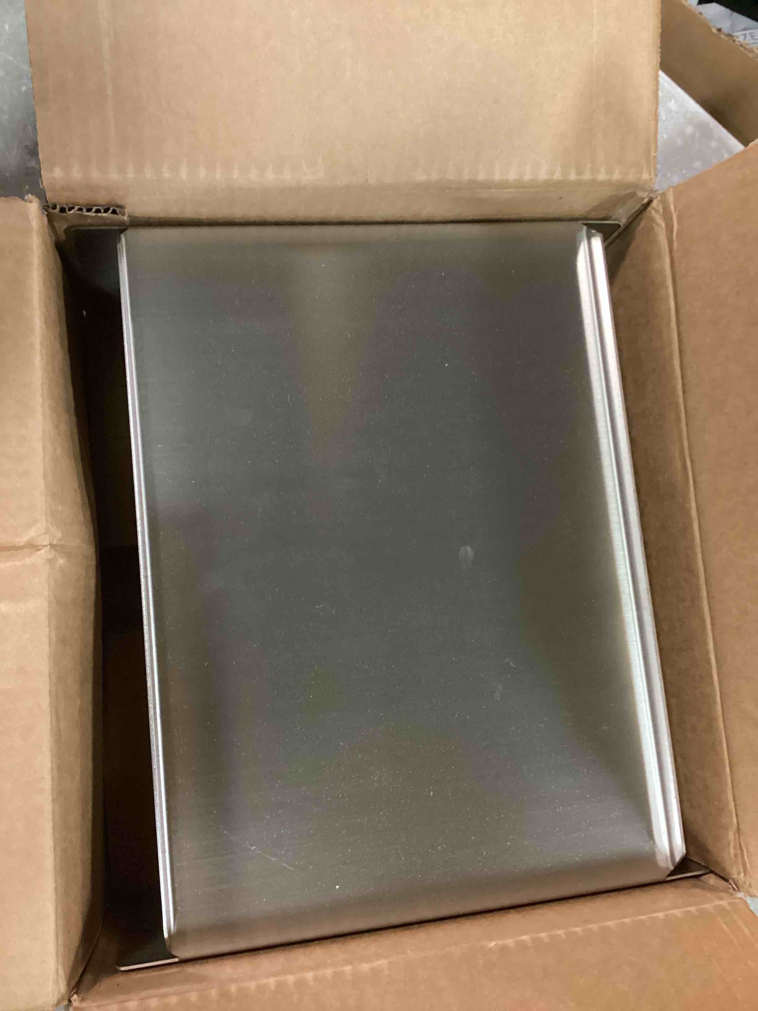 https://s3.amazonaws.com/lotting-images-prod/bidfta/RED6844491_1721874018928.jpeg