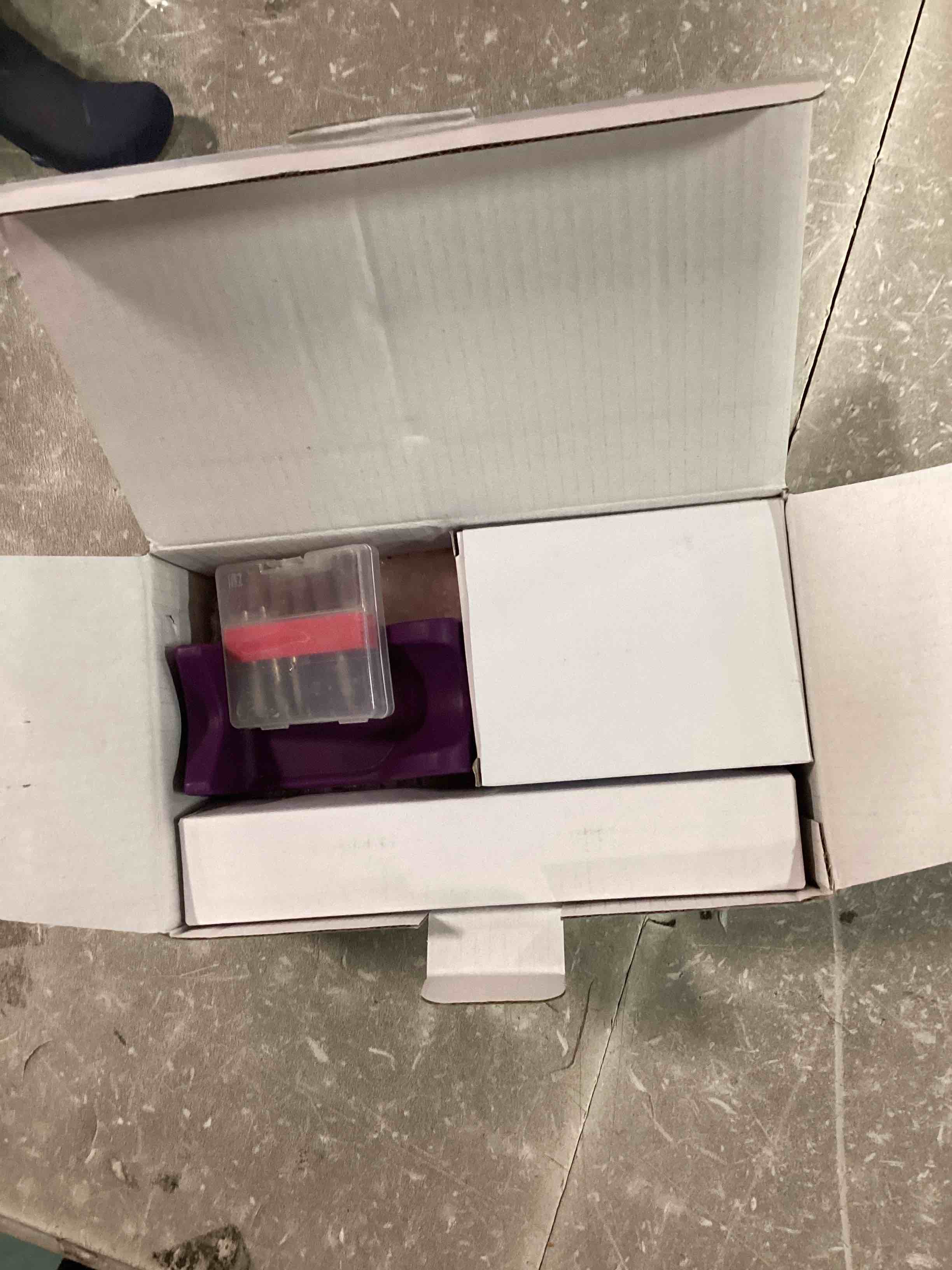 https://s3.amazonaws.com/lotting-images-prod/bidfta/RED6844568_1721882123990.jpeg