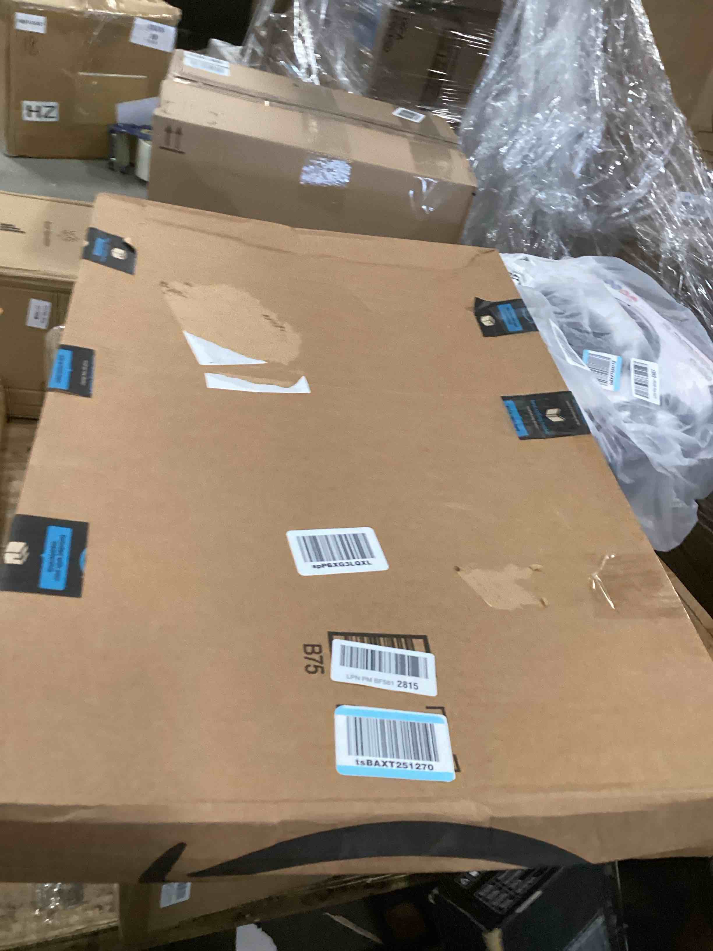 https://s3.amazonaws.com/lotting-images-prod/bidfta/RED6845357_1724700885782.jpeg