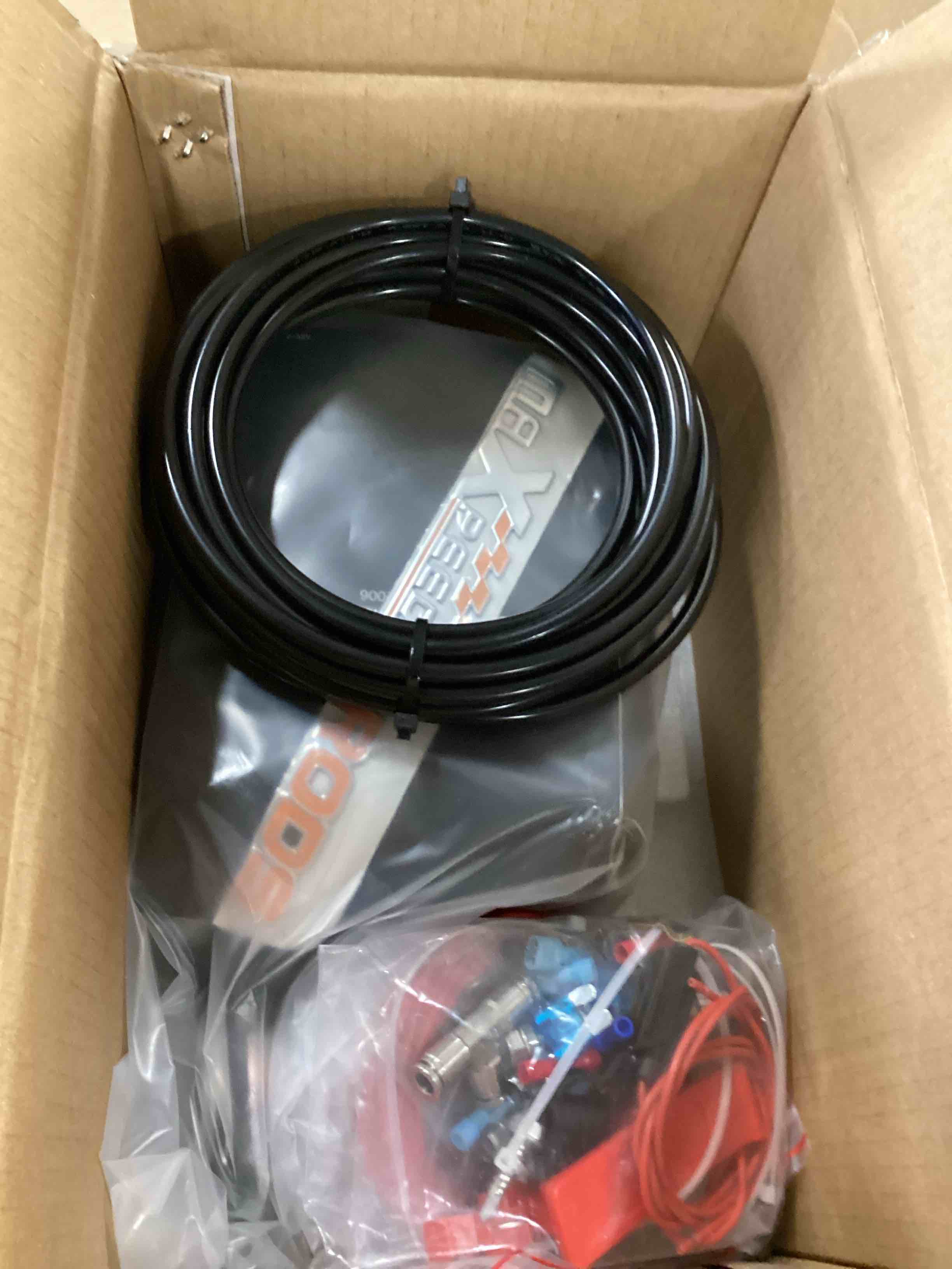 https://s3.amazonaws.com/lotting-images-prod/bidfta/RED6845474_1724772000242.jpeg