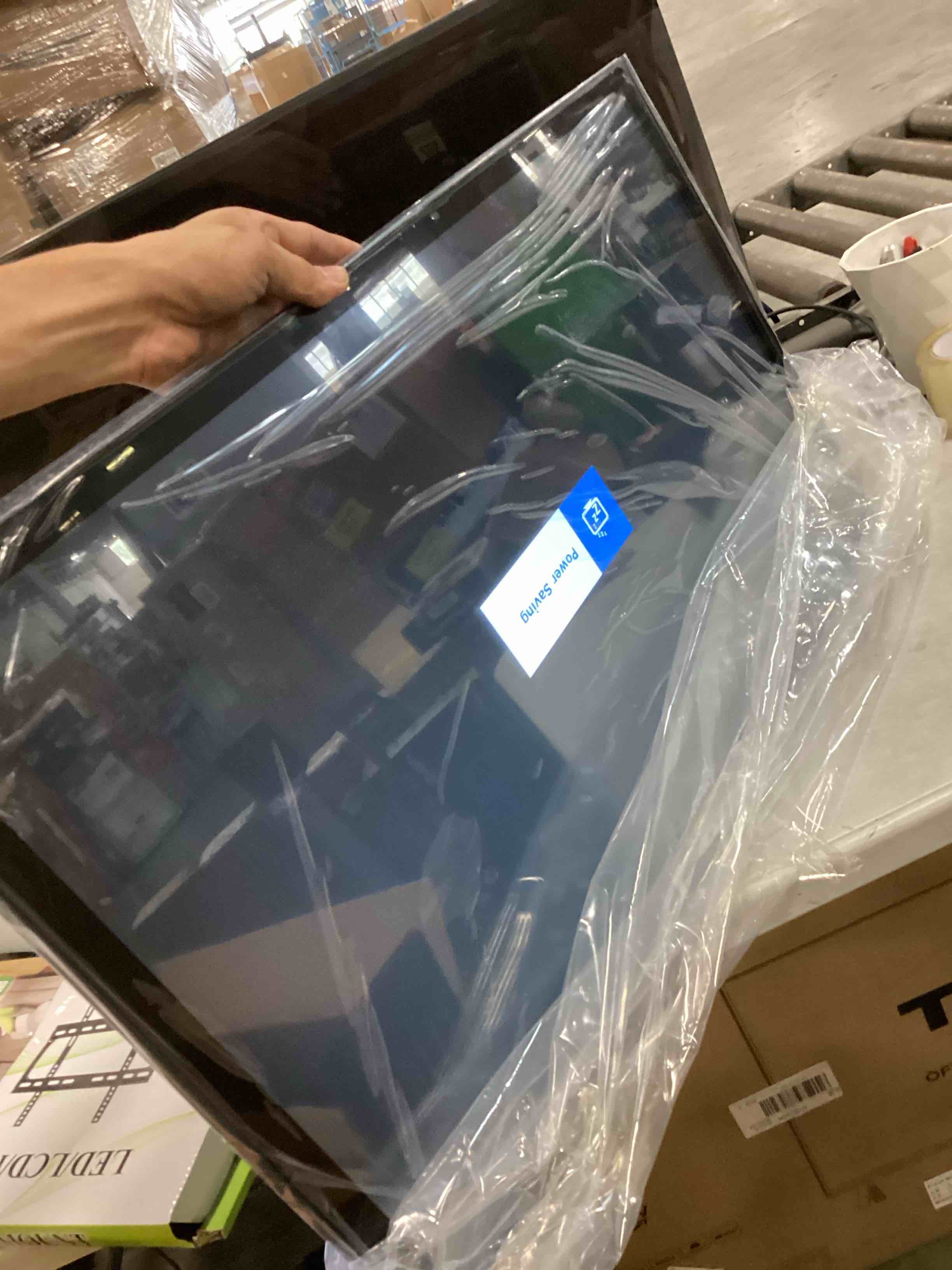 https://s3.amazonaws.com/lotting-images-prod/bidfta/RED6845691_1724944007756.jpeg