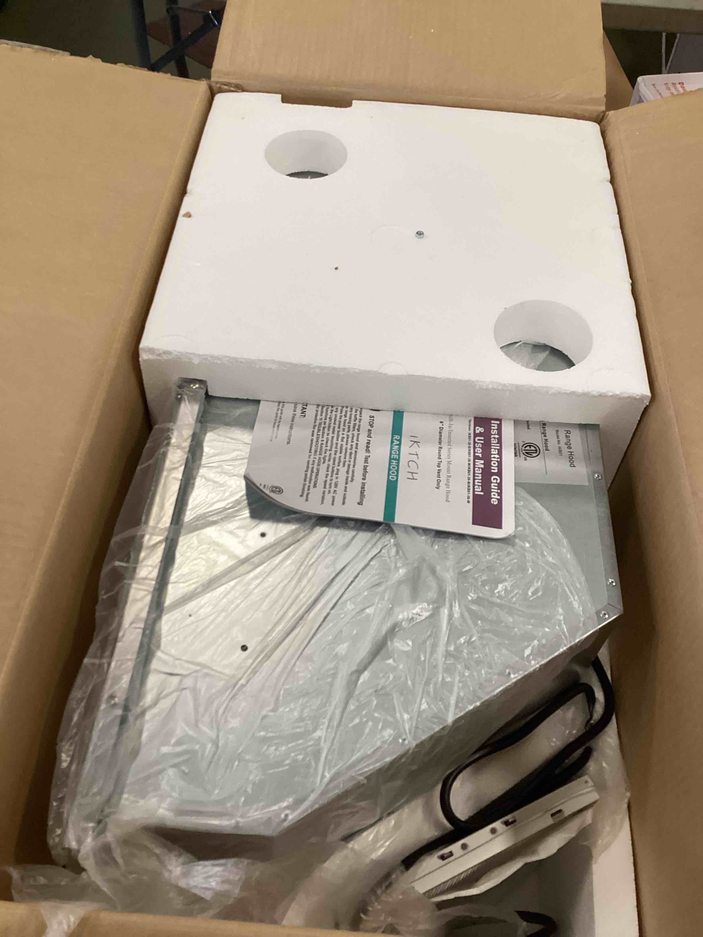 https://s3.amazonaws.com/lotting-images-prod/bidfta/RED6845725_1724858118624.jpeg