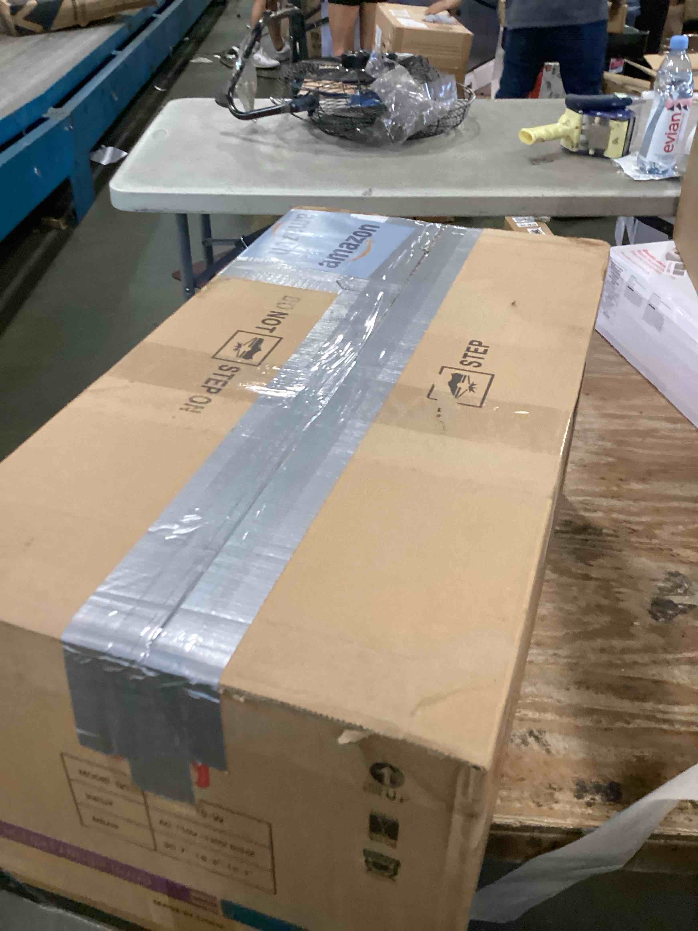 https://s3.amazonaws.com/lotting-images-prod/bidfta/RED6845725_1724858150530.jpeg