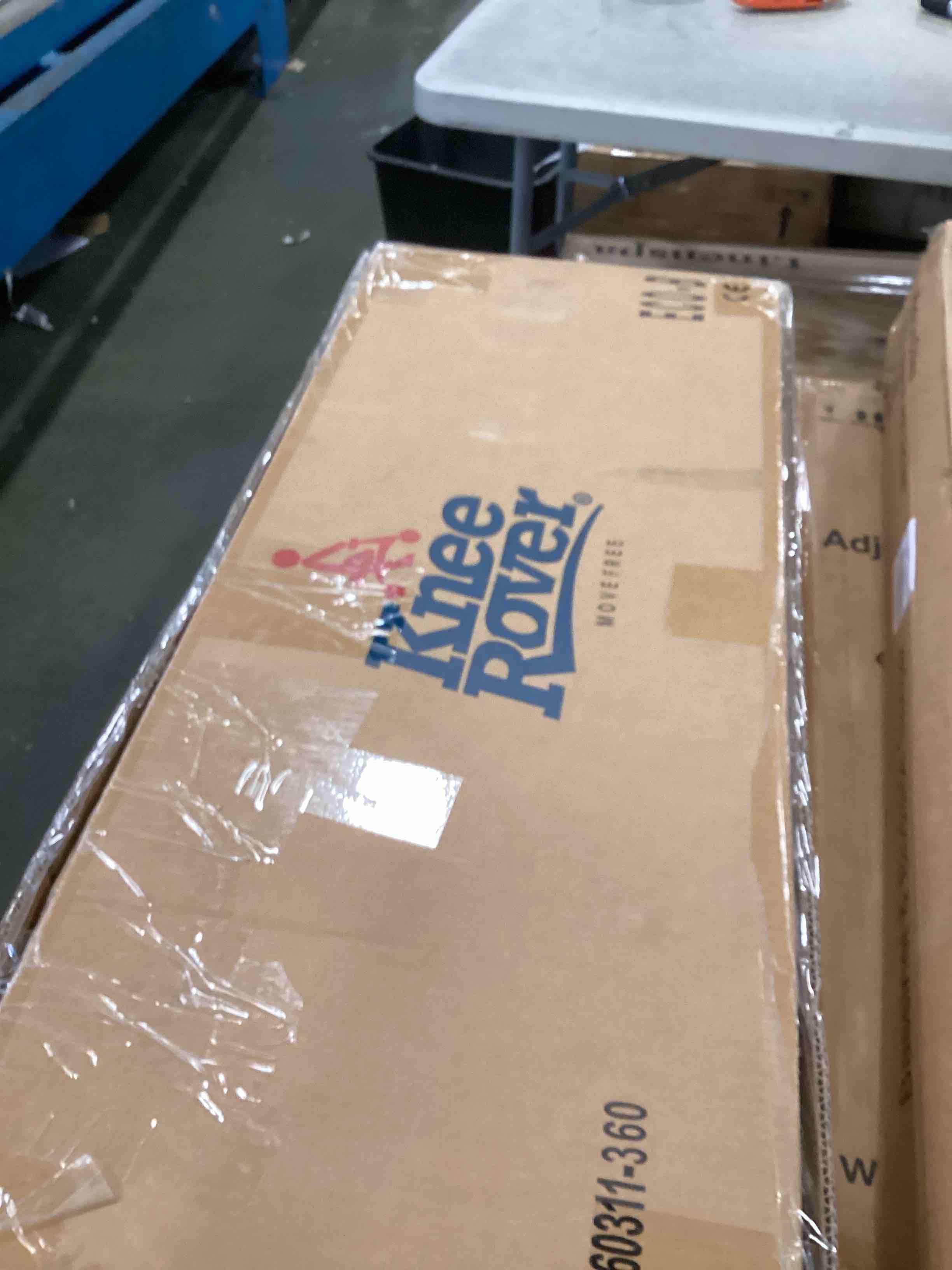 https://s3.amazonaws.com/lotting-images-prod/bidfta/RED6846369_1725467691763.jpeg