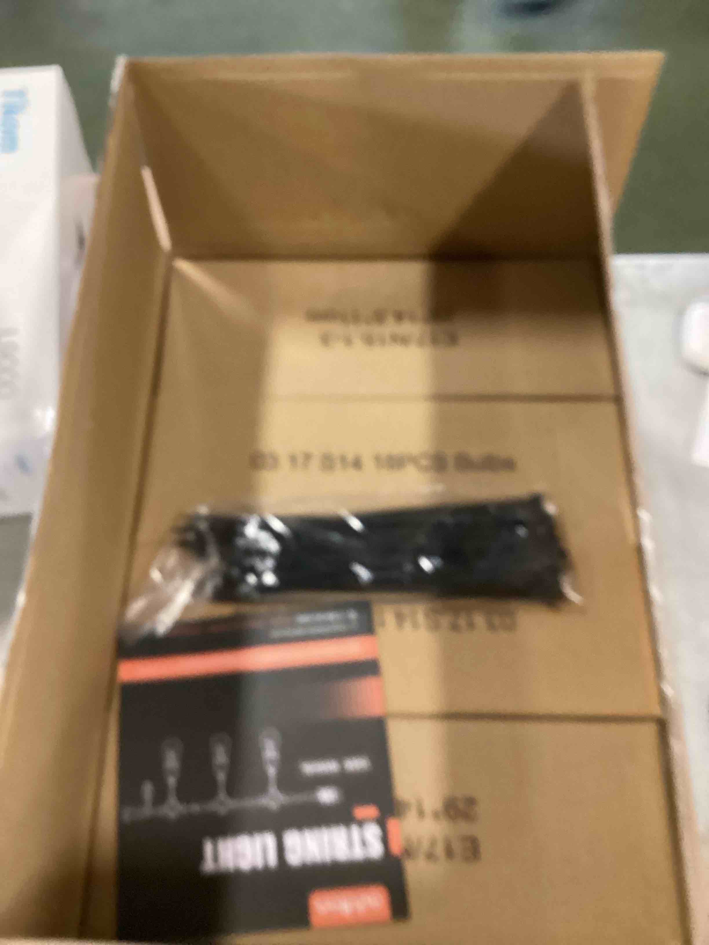 https://s3.amazonaws.com/lotting-images-prod/bidfta/RED6848276_1720536807680.jpeg