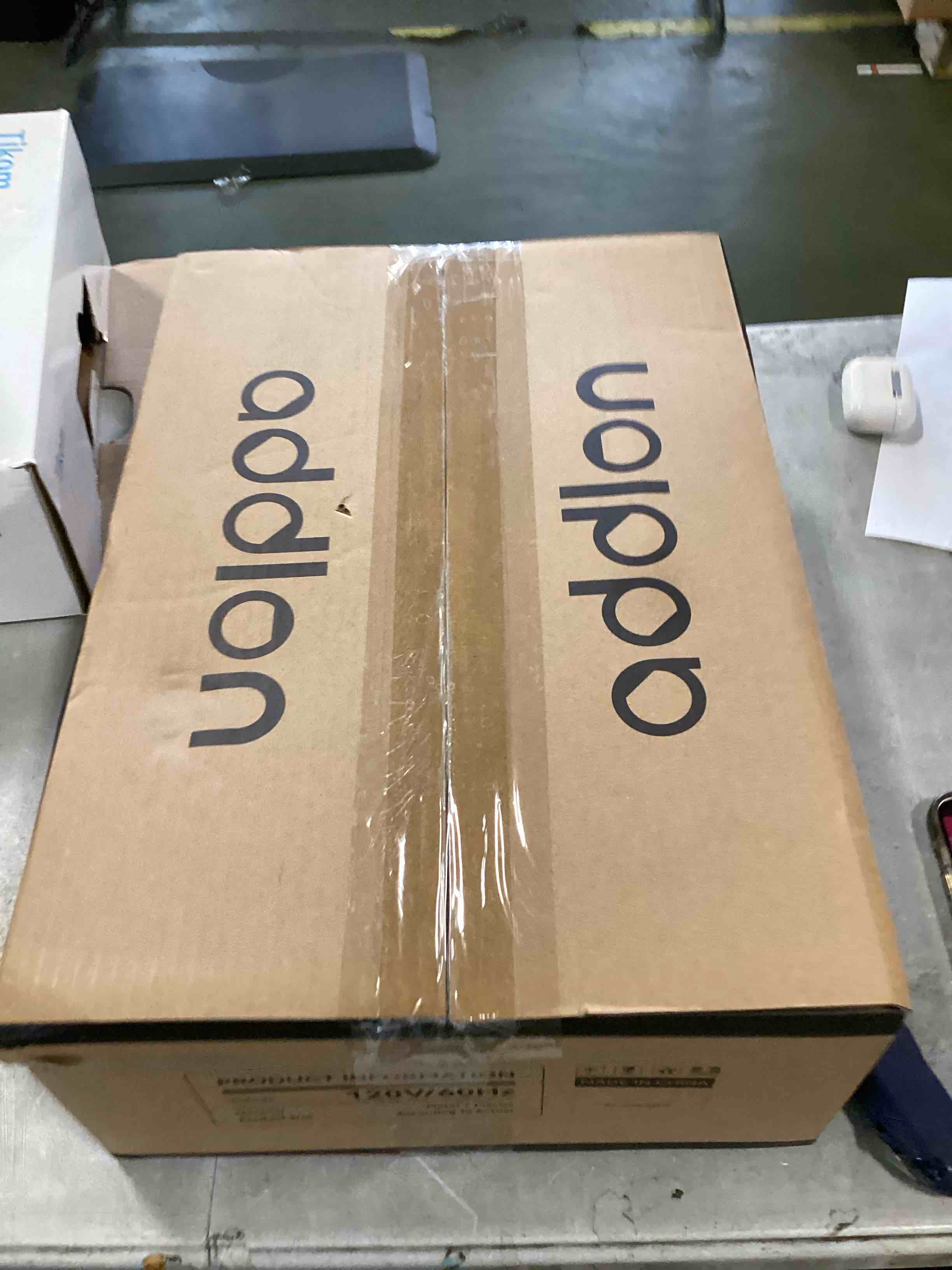 https://s3.amazonaws.com/lotting-images-prod/bidfta/RED6848276_1720536826546.jpeg