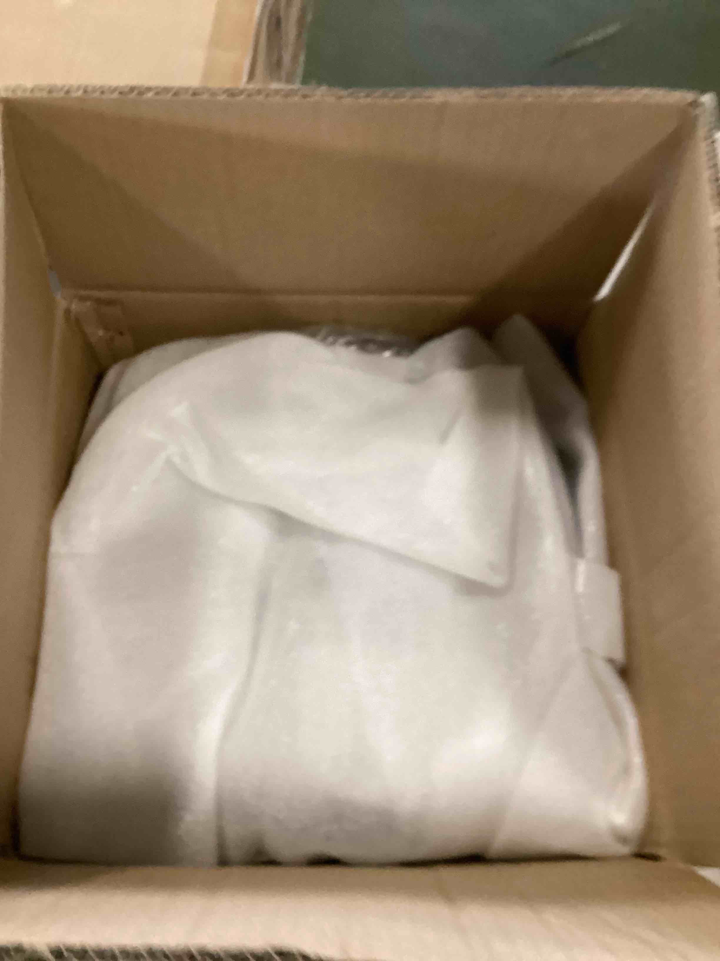 https://s3.amazonaws.com/lotting-images-prod/bidfta/RED6848288_1720537747614.jpeg